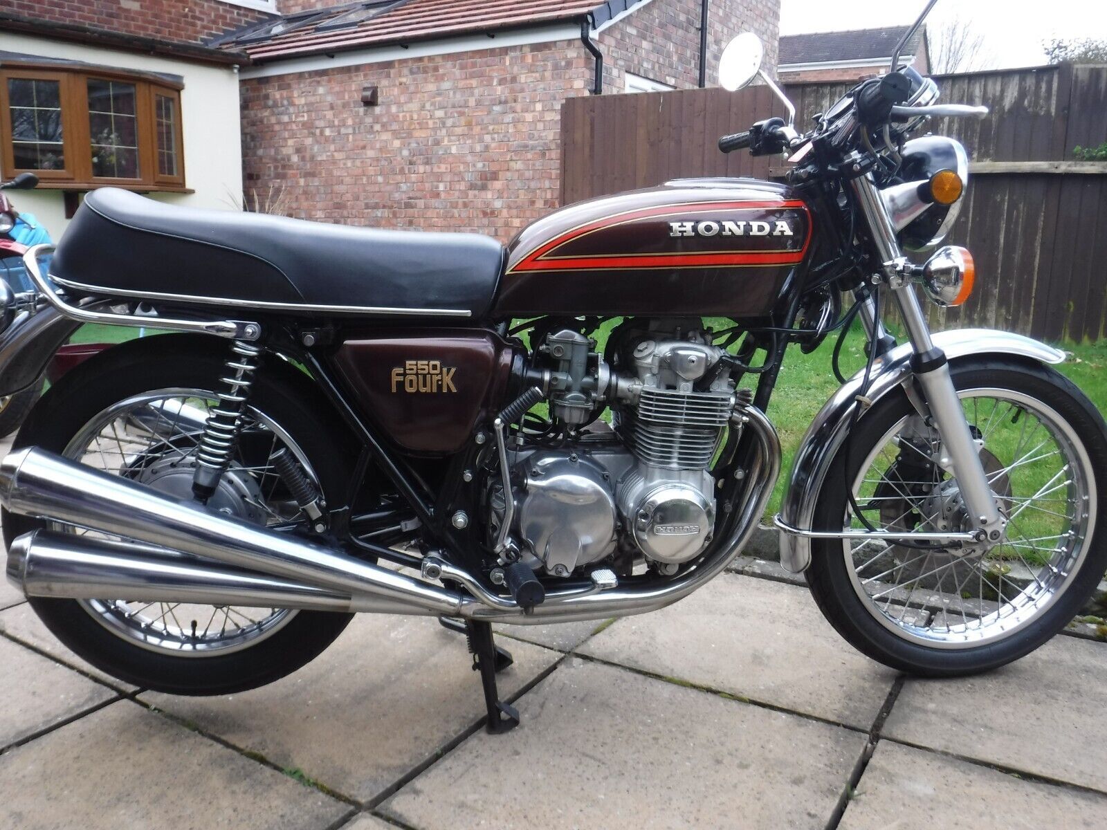 1977 Honda CB550 By- 0 8 9 m o t o