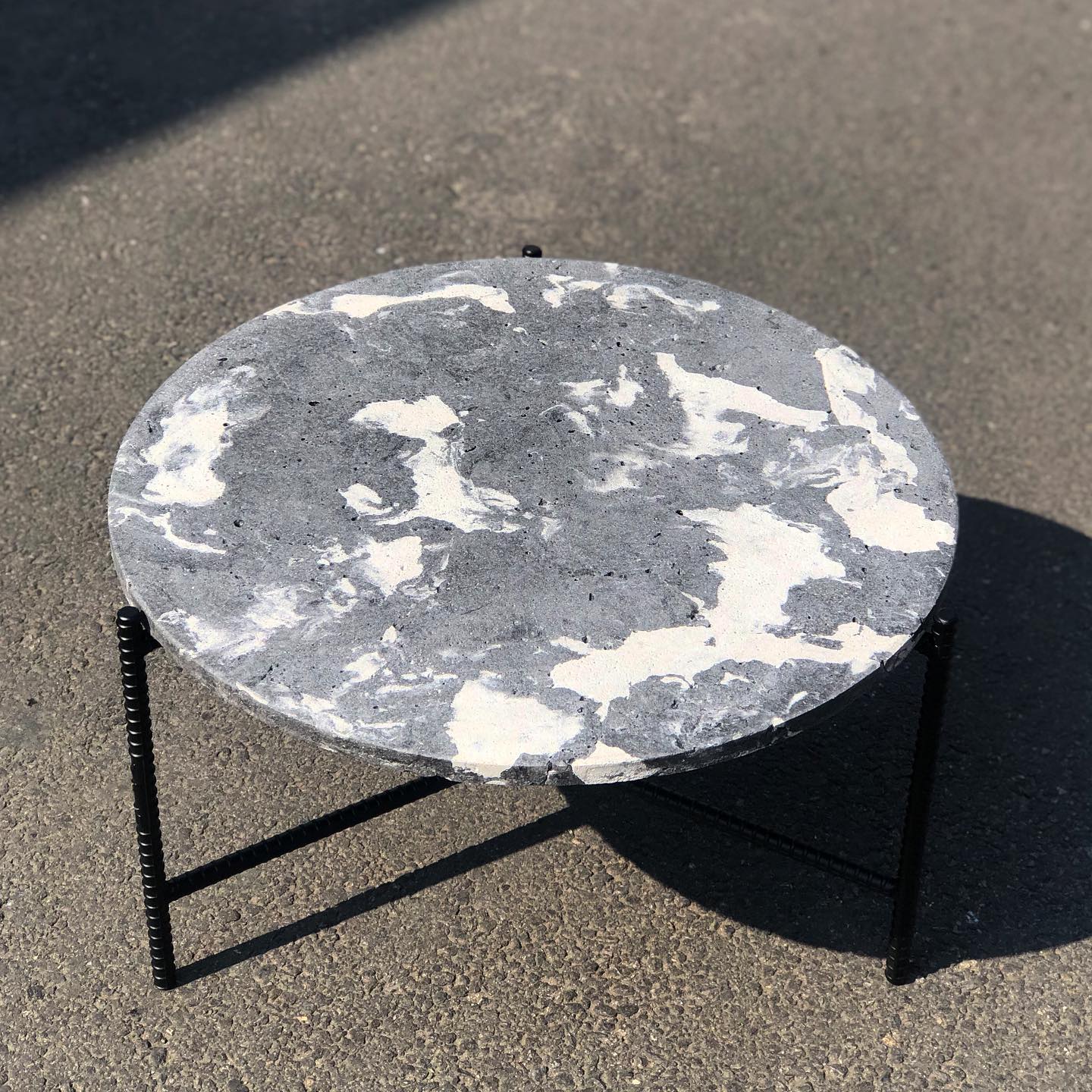 소소이즘 - 세상에 단 하나뿐인 테이블 . [DERROHE] B/W marbling Table ....