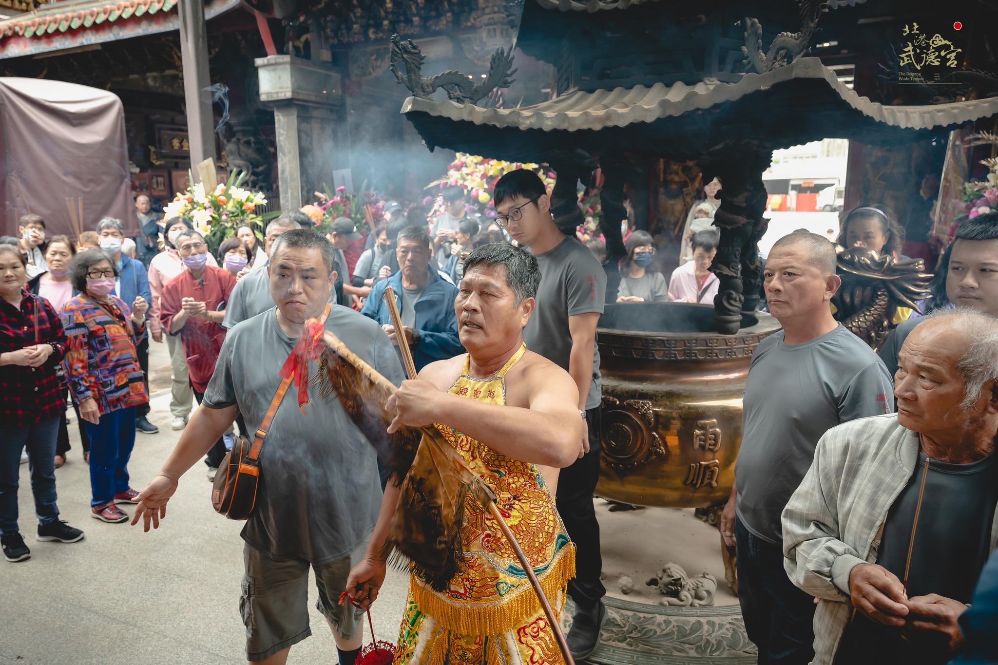 北港武德宮-財神開基祖廟 - 也是「不居功的承擔」-黑虎將軍篇 武財公降駕揮鸞時，總由黑虎先行。民間相傳，黑虎將軍是武財神為玄壇元帥時期，於 ...