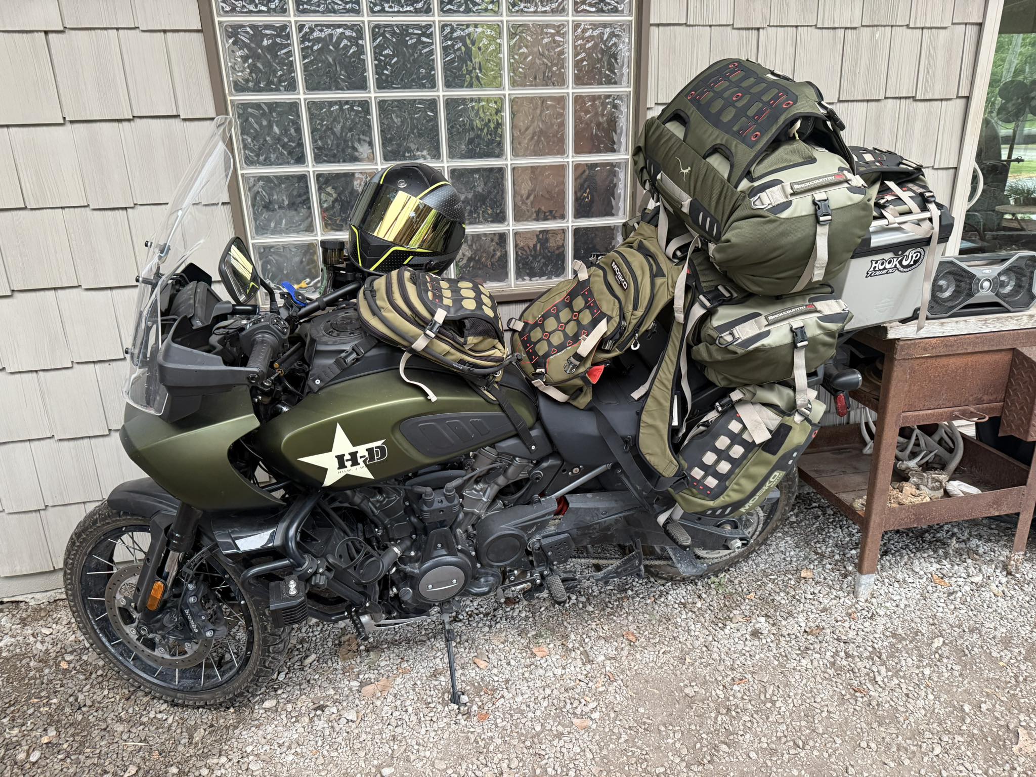 anyone use a camping backpack to travel on a motorcycle SEIVI Touring Tactical  ONE SHEAR How not to go moto