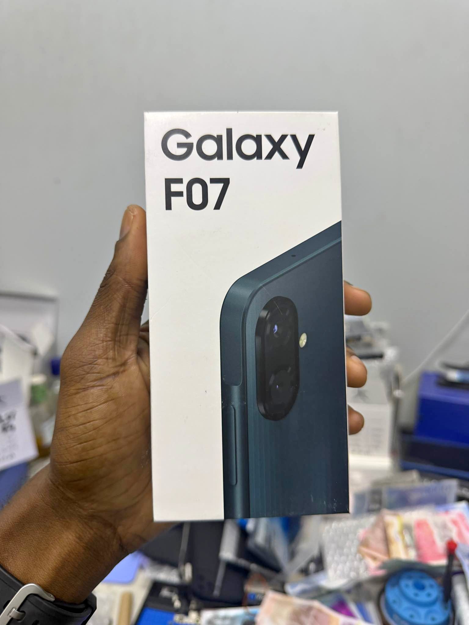 BRAND NEW IN BOX SAMSUNG F07 - Cell Phones - Kingston, Jamaica ...