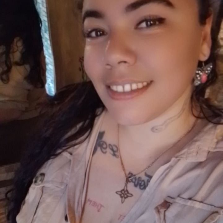 AnaLia Flores