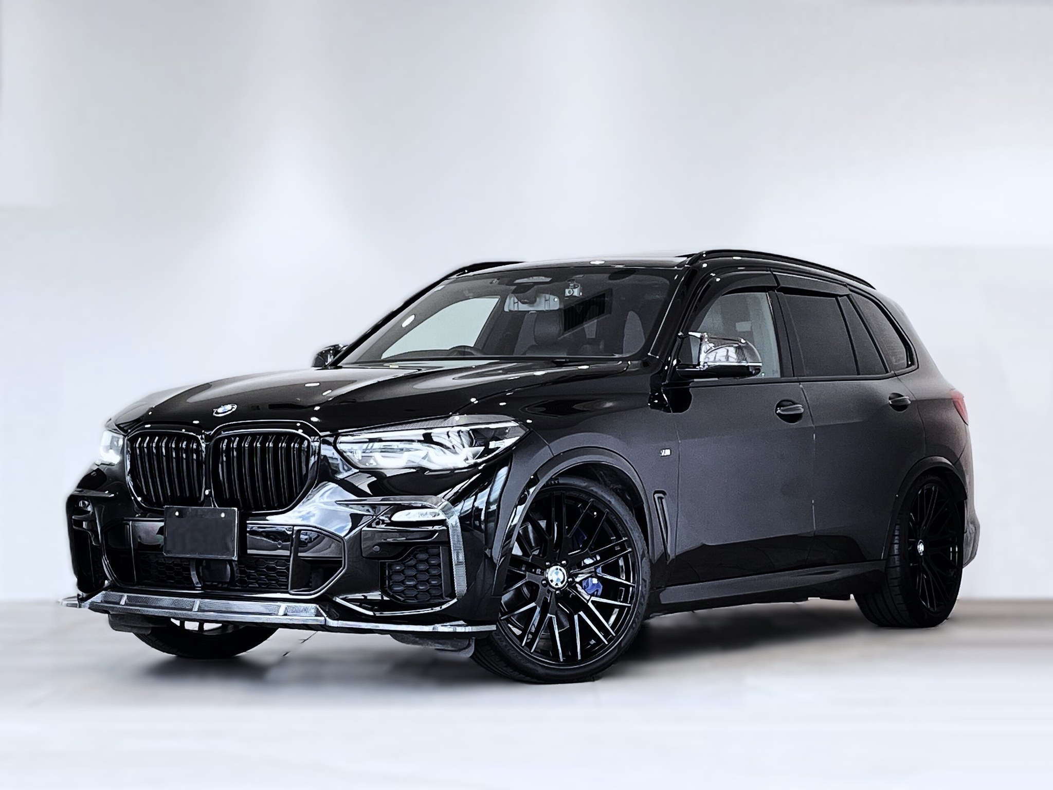 BMW X5 35dのお客様 X10evo 22インチを装着いただきました。 大迫力 