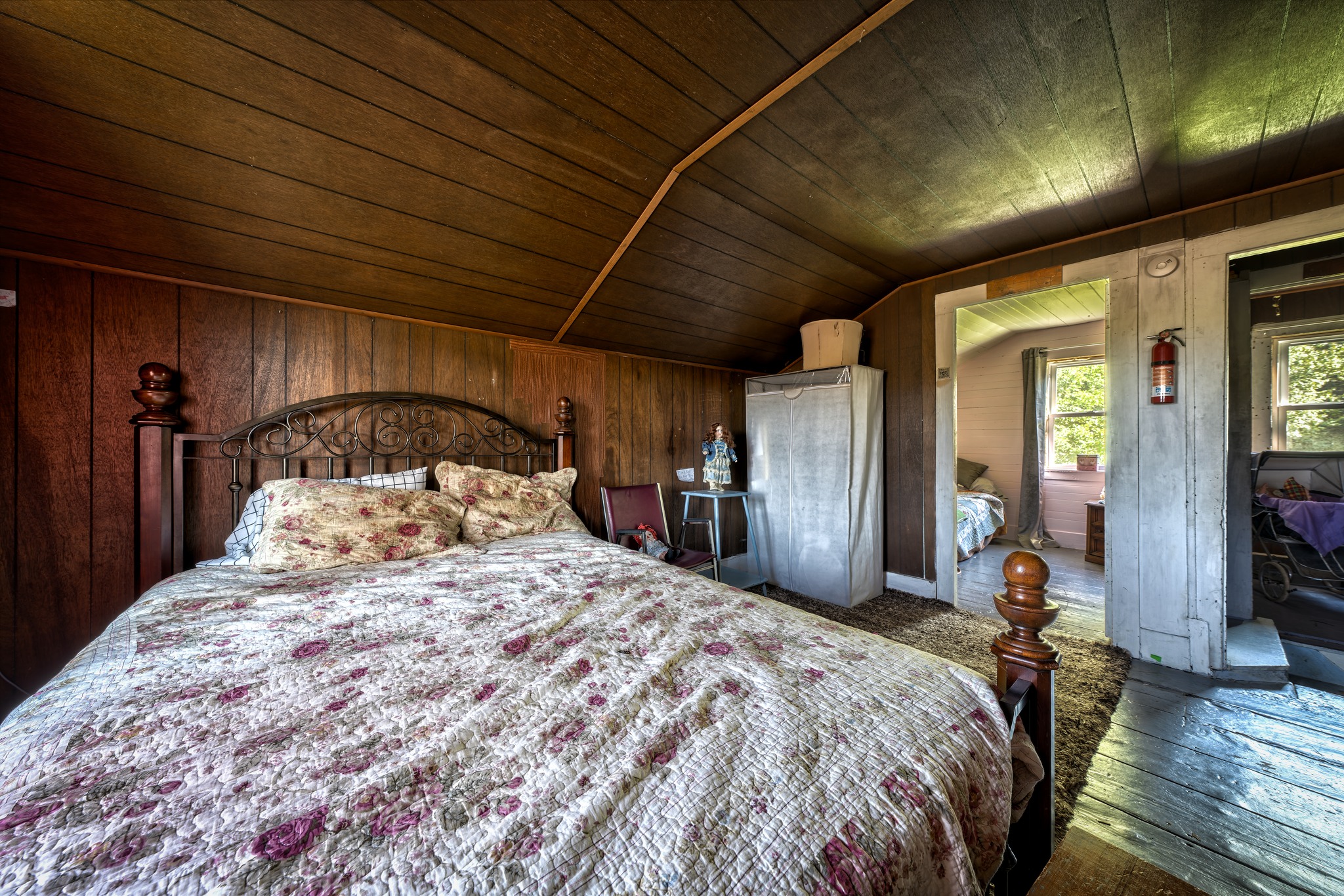 Trig - The Master Bedroom The Haunted Hinsdale House Hinsdale, NY ...