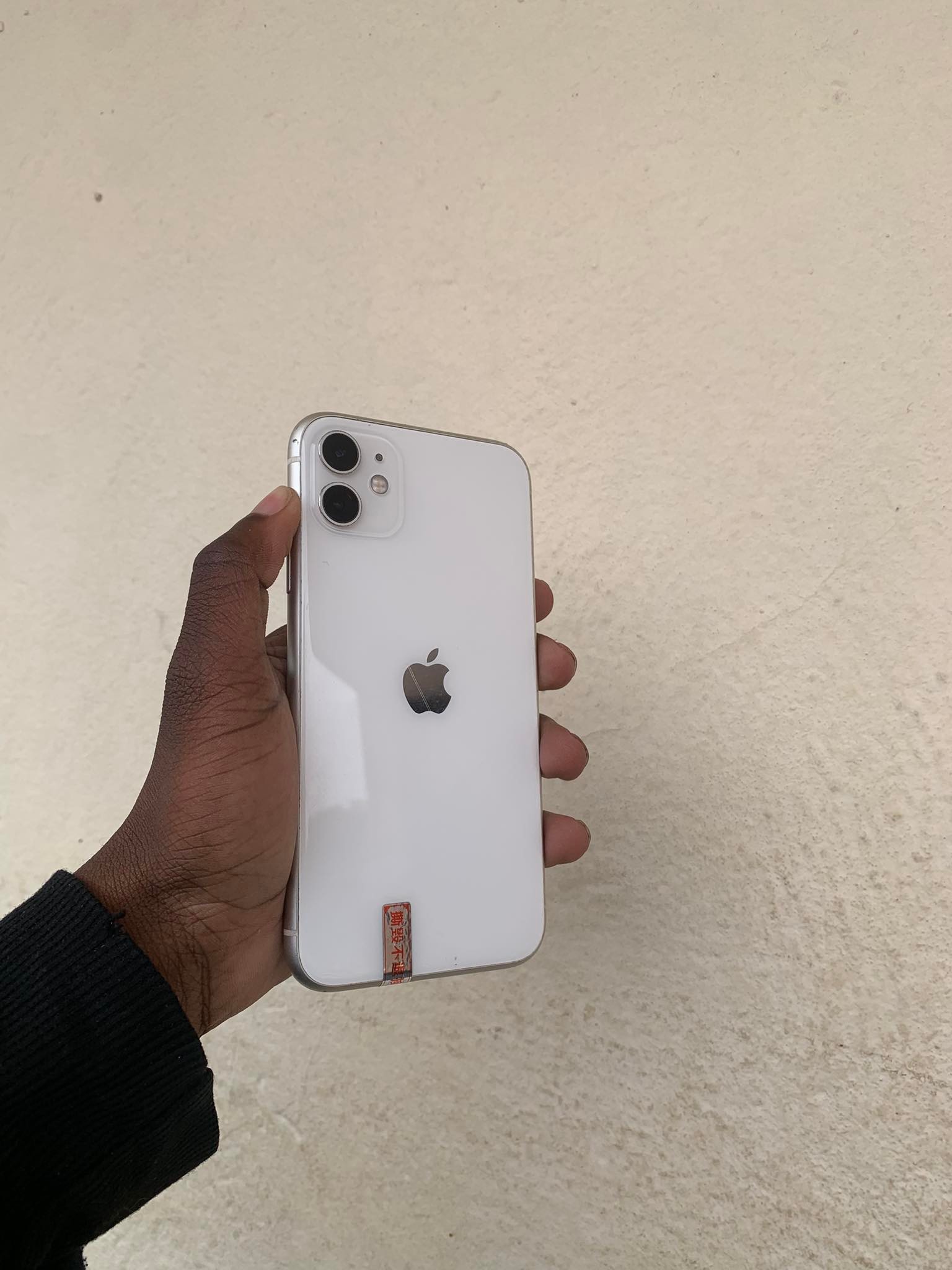 64gb iphone 11 with face id 100% battery 🔋 3300bwp negotiable