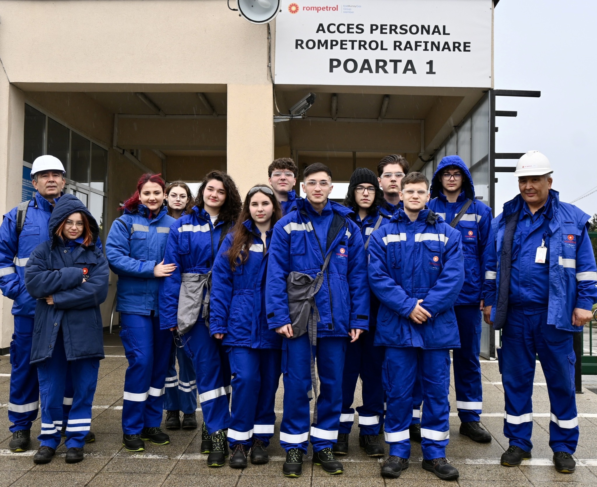 Pe parcursul a două... - Rompetrol - KMG International | Facebook