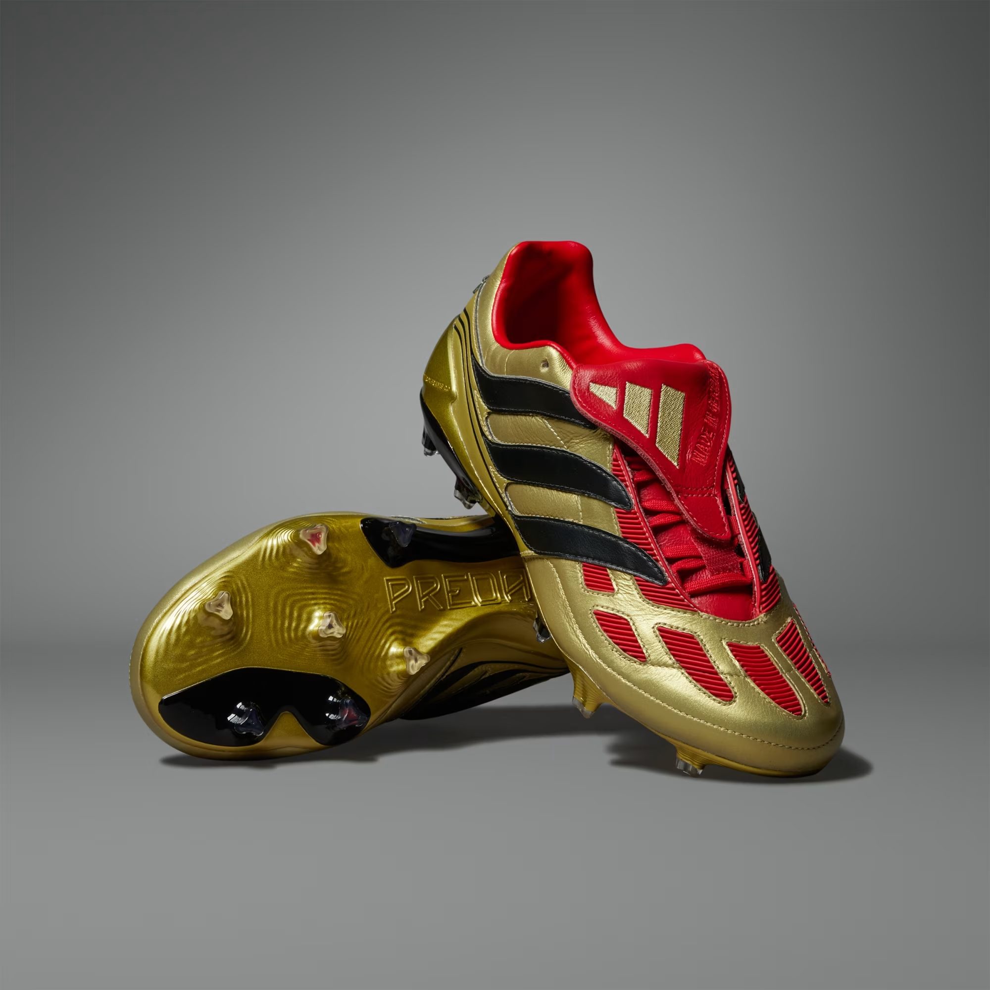 新品タグ  EURO2008 ジダン 2004逆転劇 Zidane An unreleased adidas silhouette spotted on the feet of Zinedine
