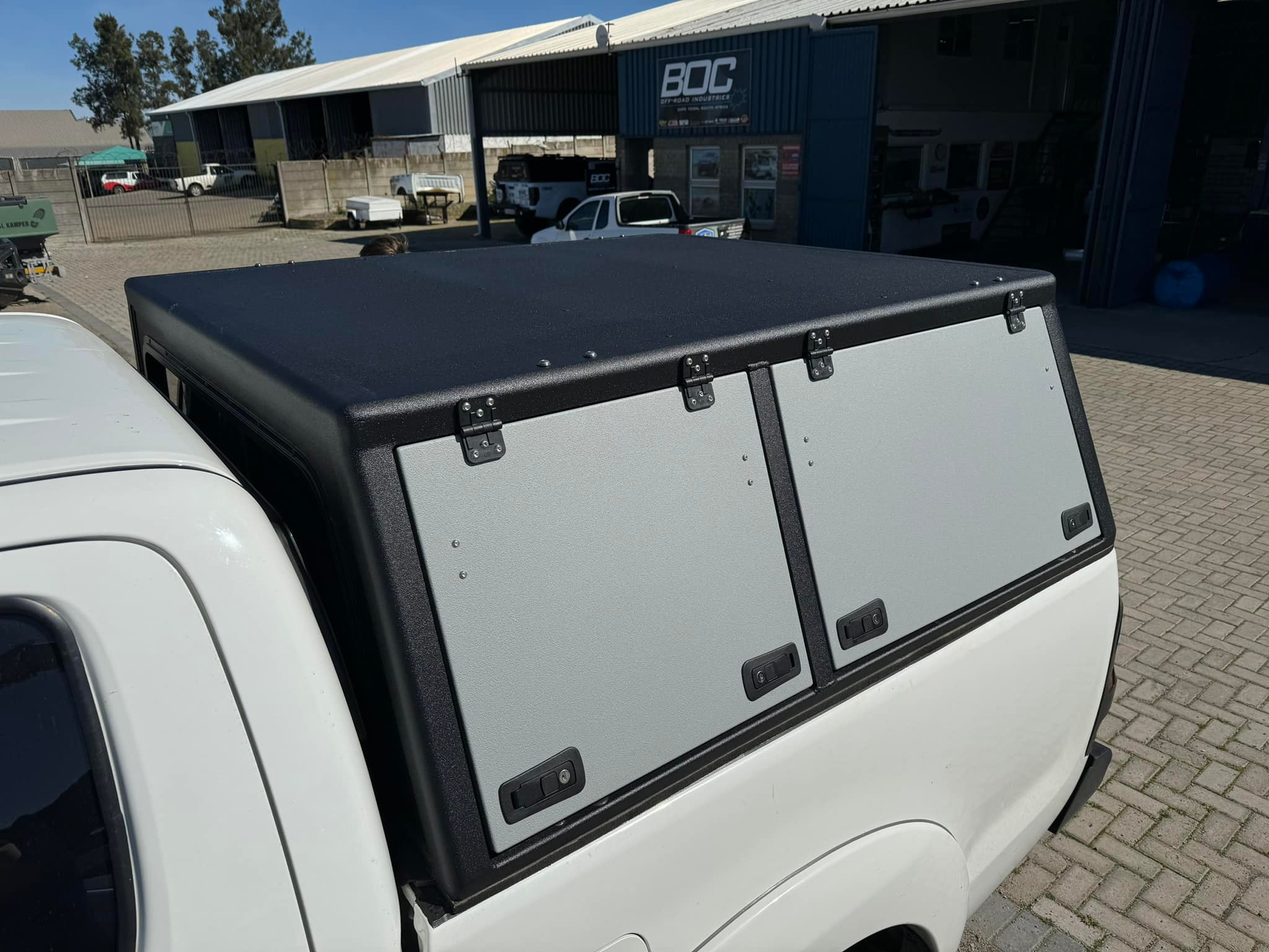 Hilux canopy RAPTOR coated and... - BOC off-road industries