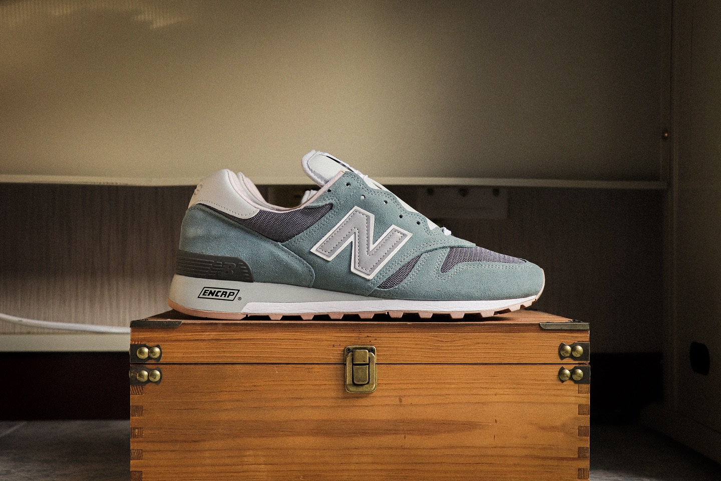 Kith x New Balance M1300KI 尺寸：Us10,D（28CM） 狀況：95% 售價 