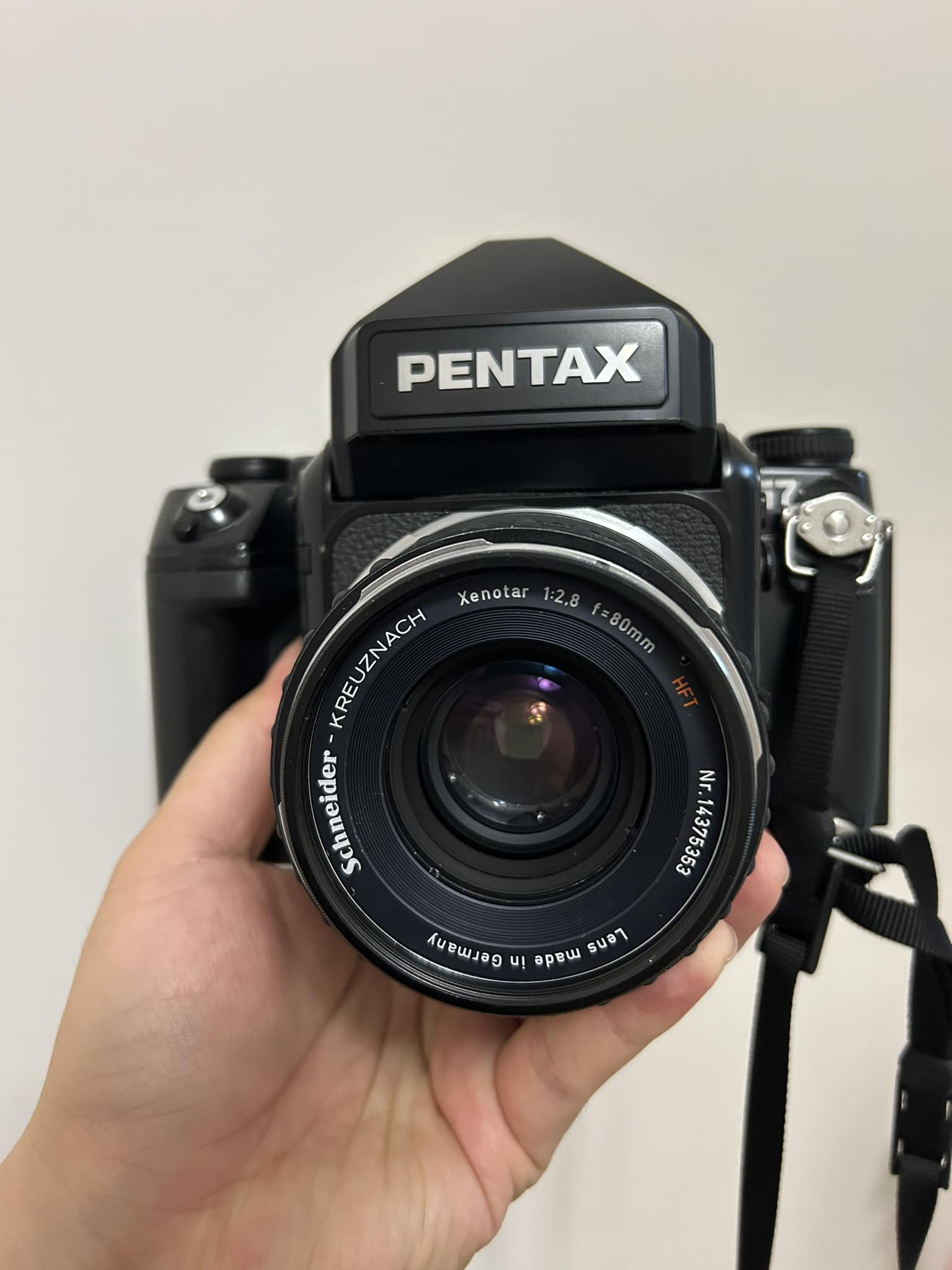 What are the differences between Schneider Xenotar HFT 80/f2 and