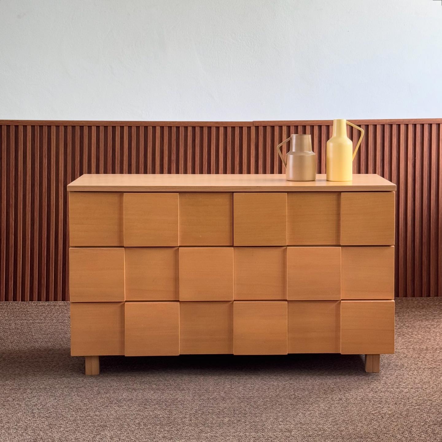 ขายแล้ว Wooden Block Pattern Sideboard งานดีไซน์สวยๆ หน้าลิ้นชักเป็นไม้ ...