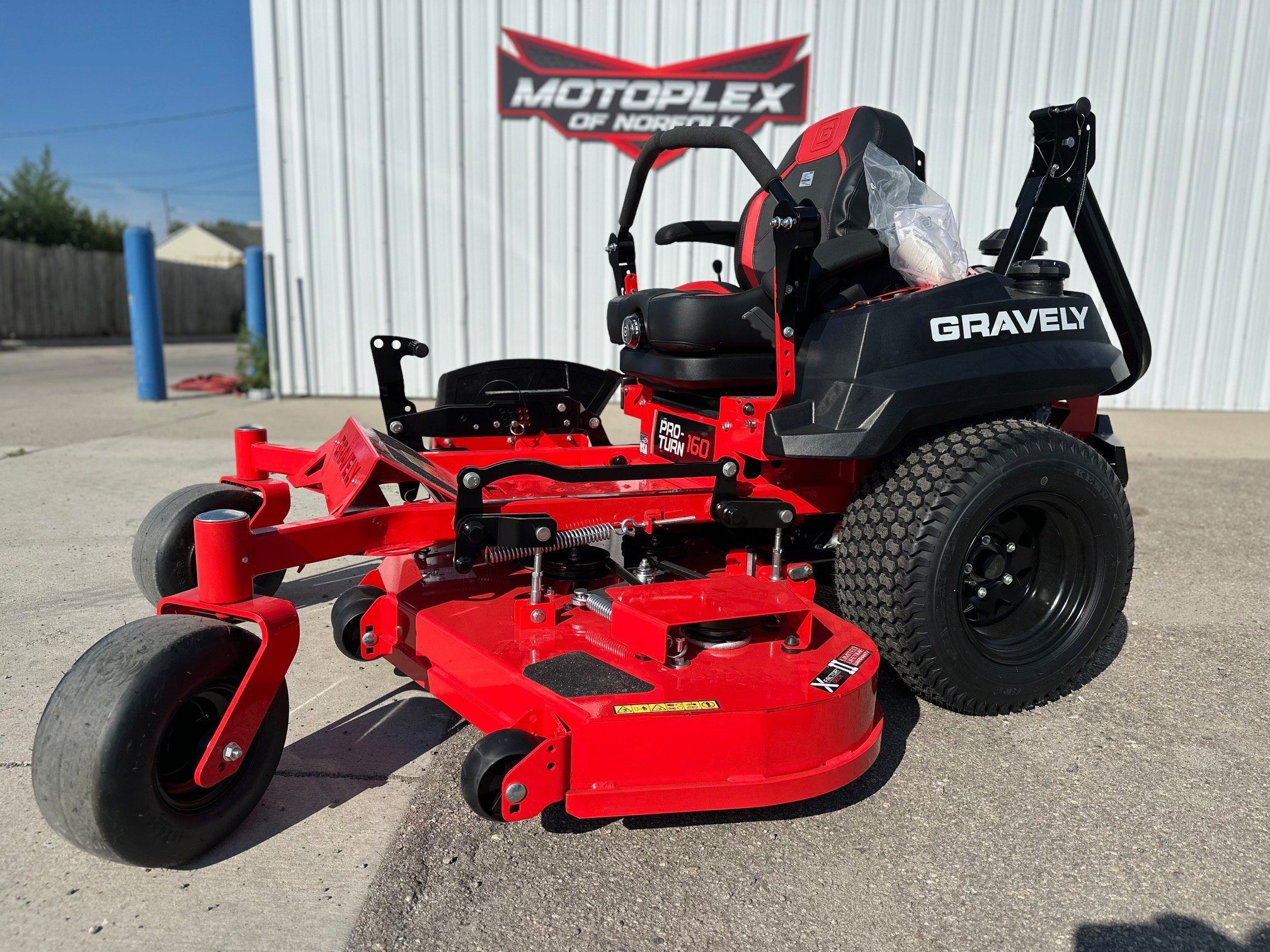 まー吉 Biggest sales of the year on Gravely Mowers! Come and see why