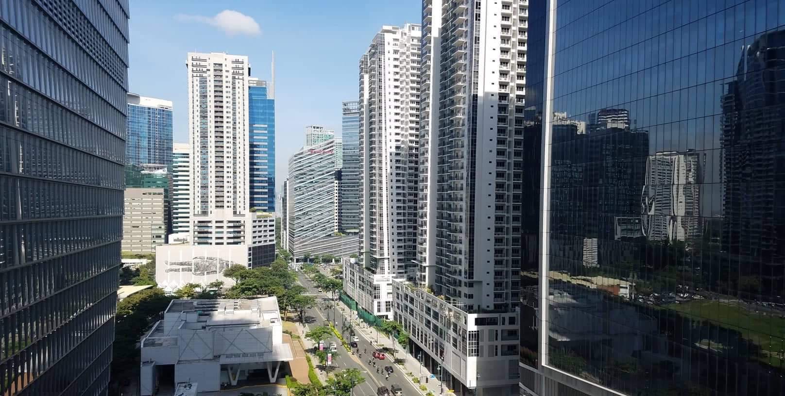 1BR Condo at Infinity Tower BGC - Rush Sale