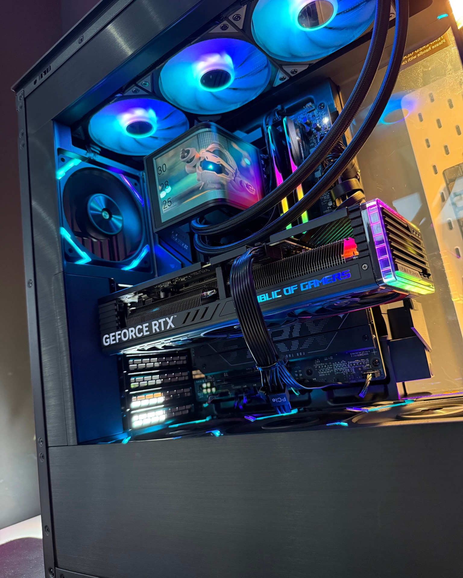 ?Fresh build spotted! Looks sleek and powerful ? ? INTEL CORE 