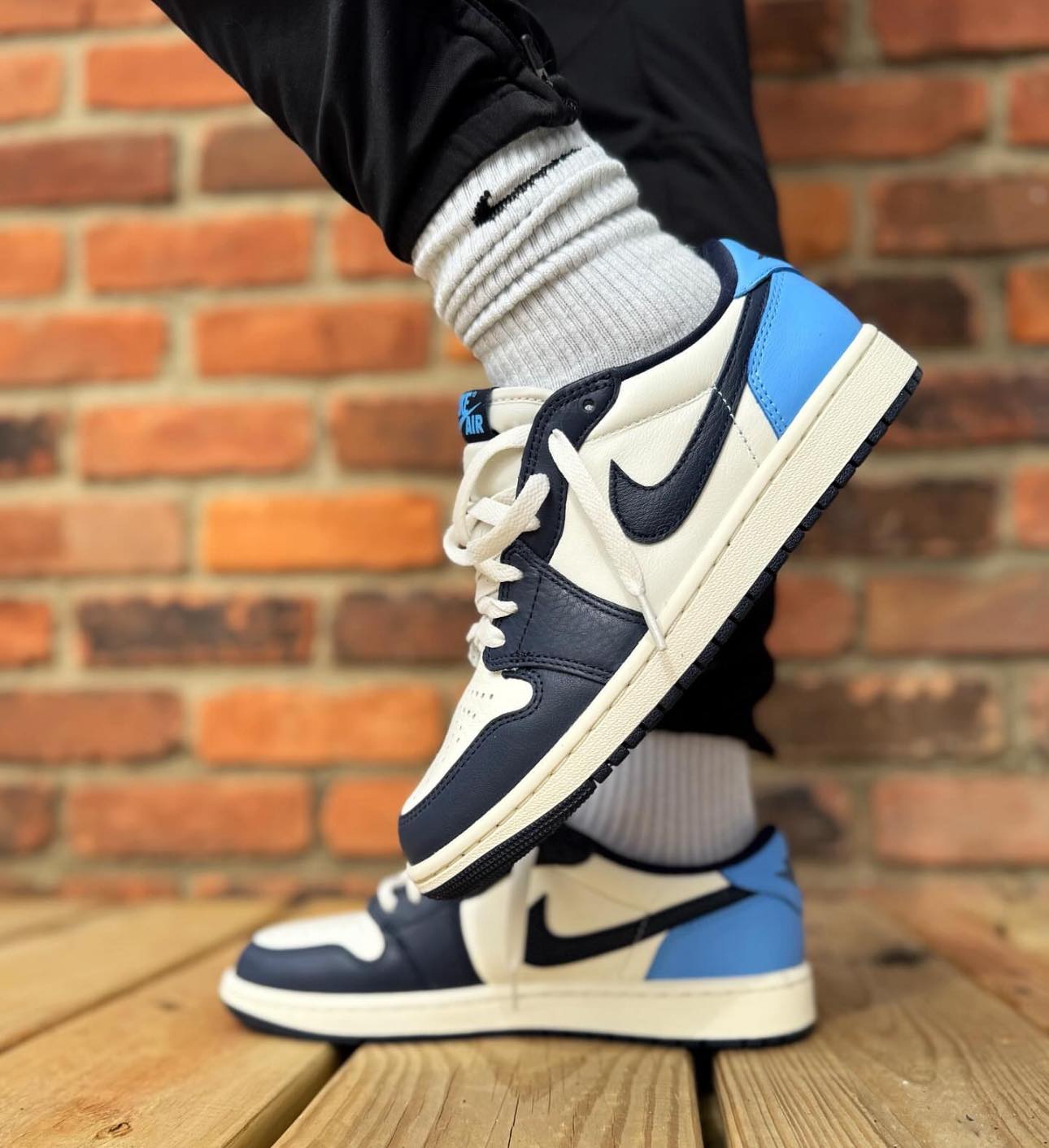 Sneaker - Jordan 1 Low OG Obsidian UNC Size available for 'PREORDER ...