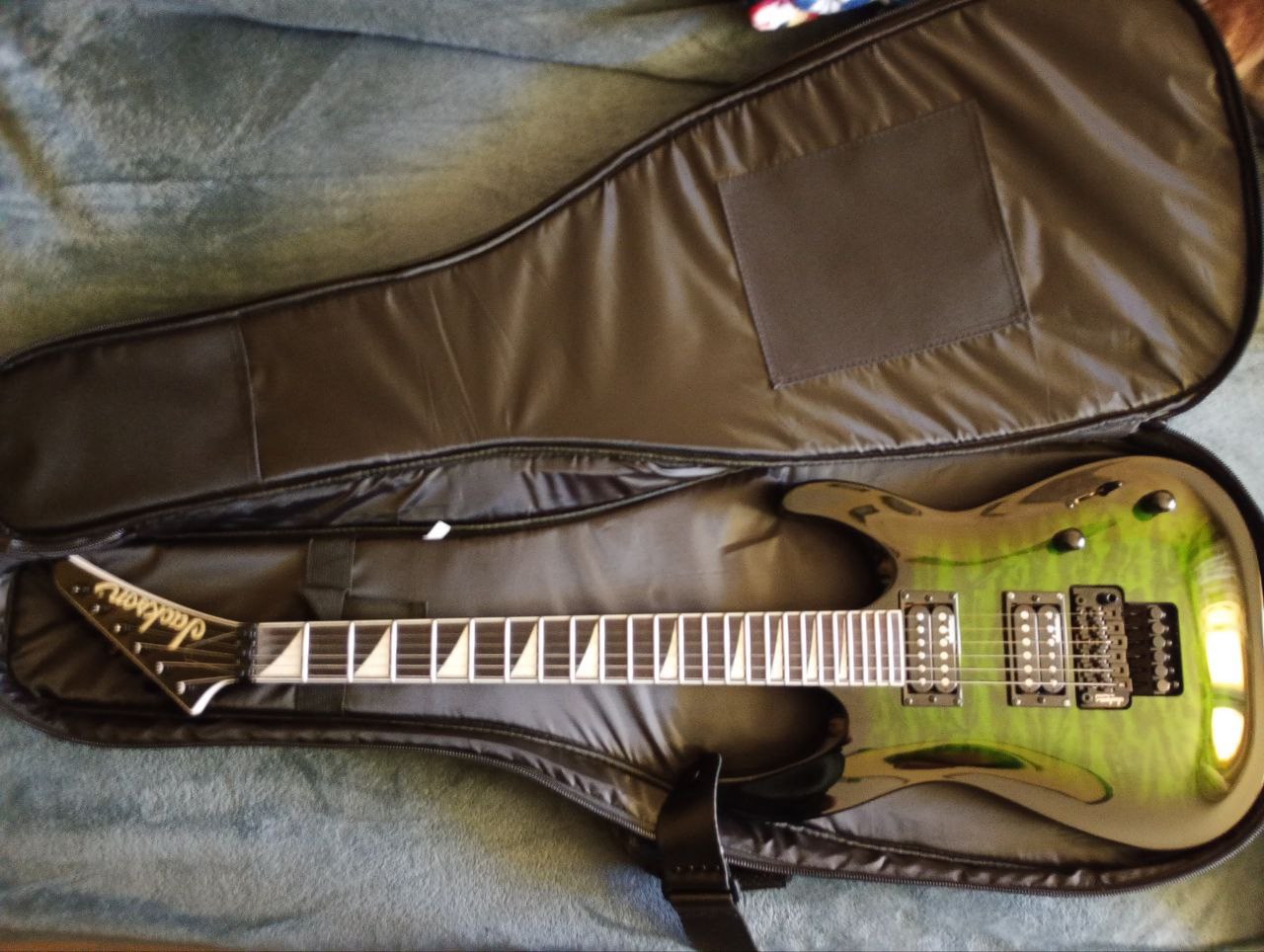 New Jackson JS32 arch top guitar with Floyd Rose