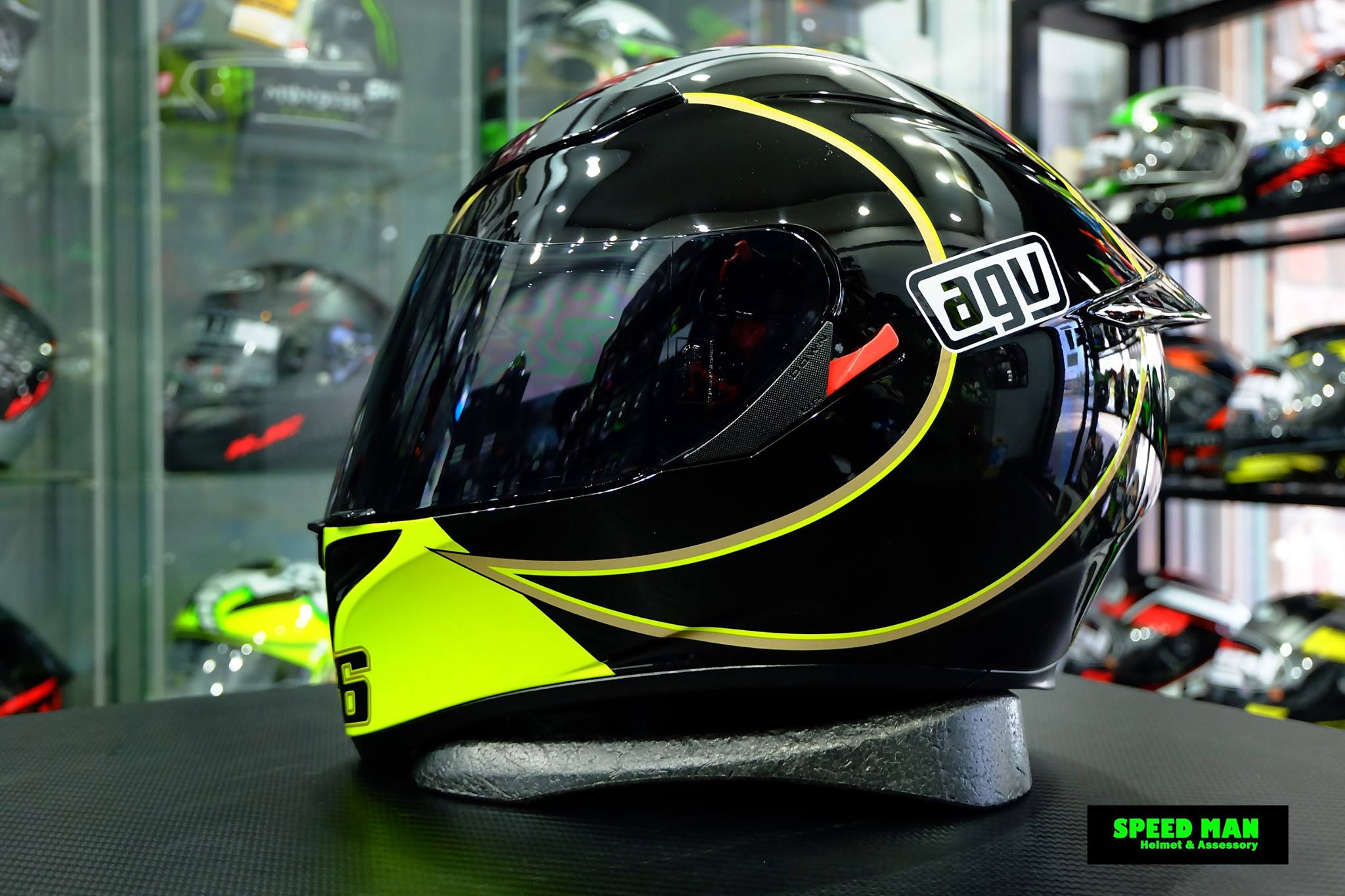 agv k3 gothic black  Helmet comfort and practicality for your motorcycle adventures AGV K3 Syth Black/Red-021