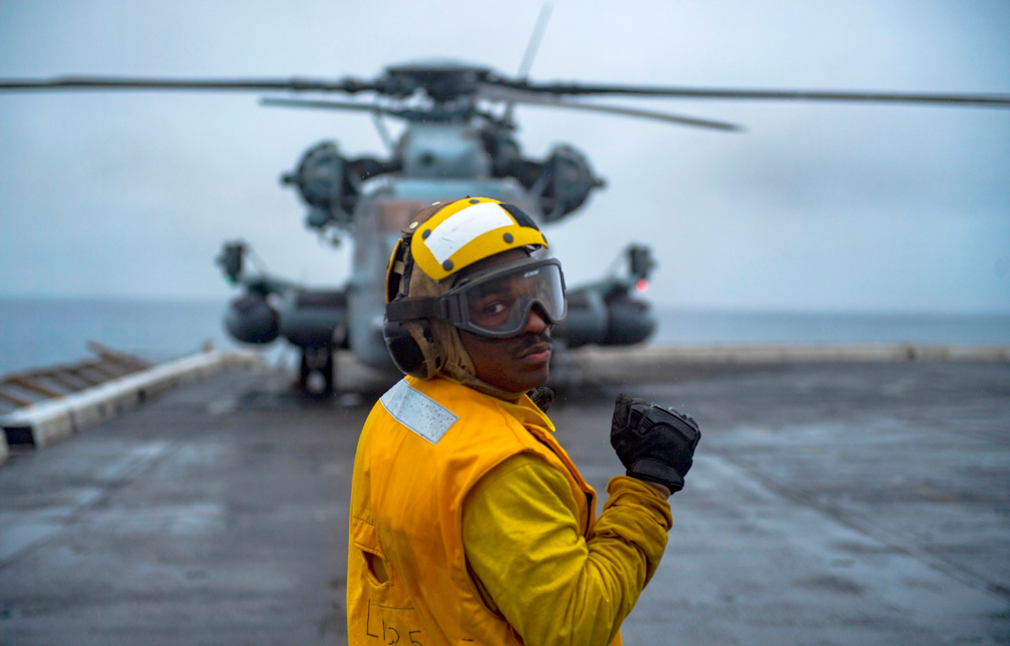 U.S. - U.S. Navy Photos of the Day: 1️⃣ #USNavy explosive ordnance ...