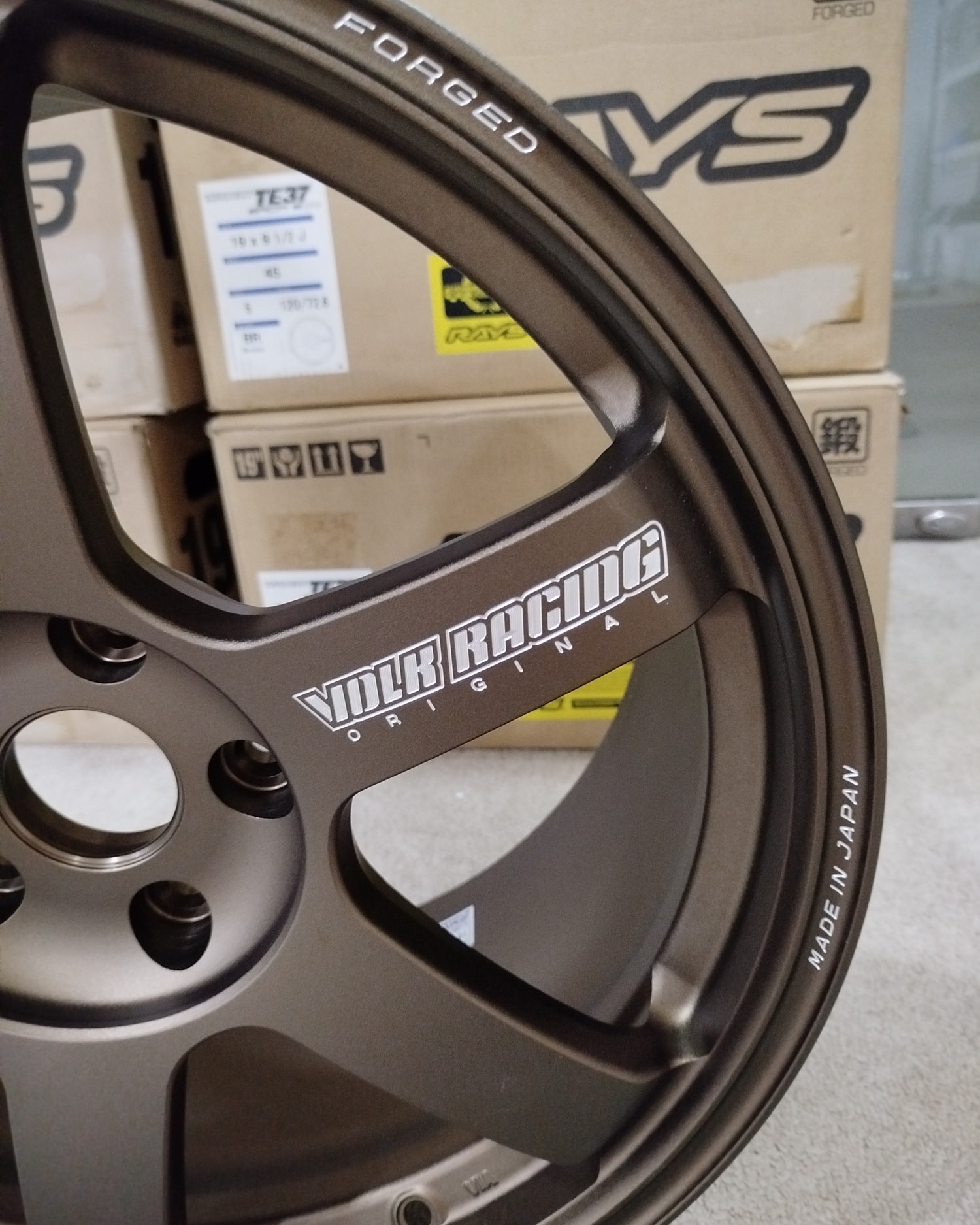 RAYS Volk Racing TE37 saga S-Plus 19