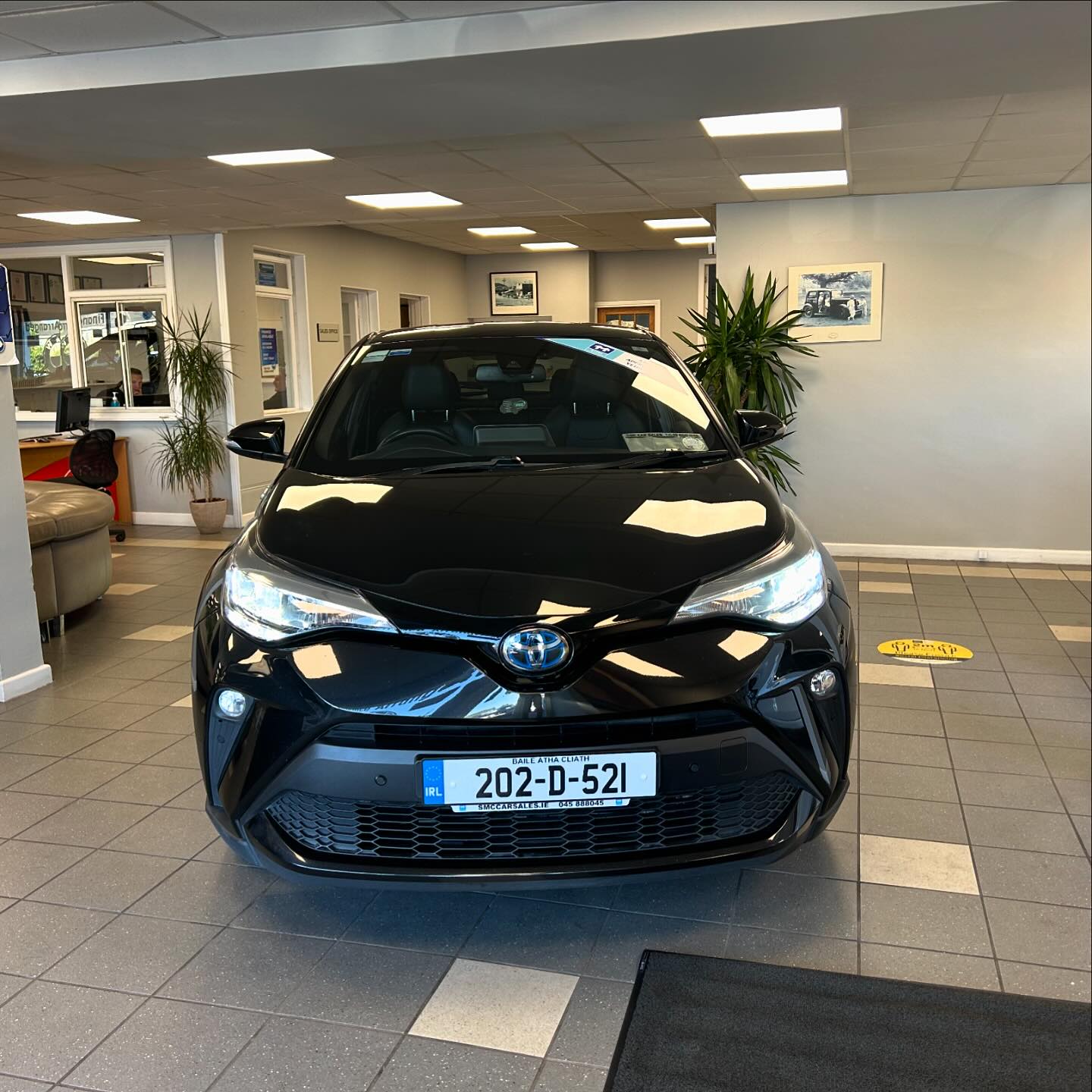 202 Toyota chr sport hybrid 100,000 kms €23,950