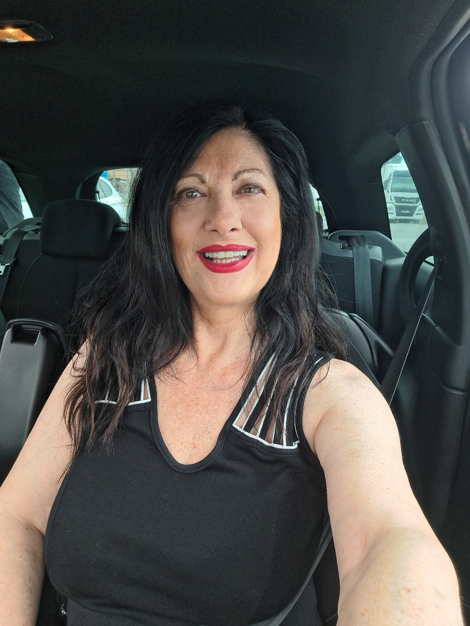 Linda Lorenzi official