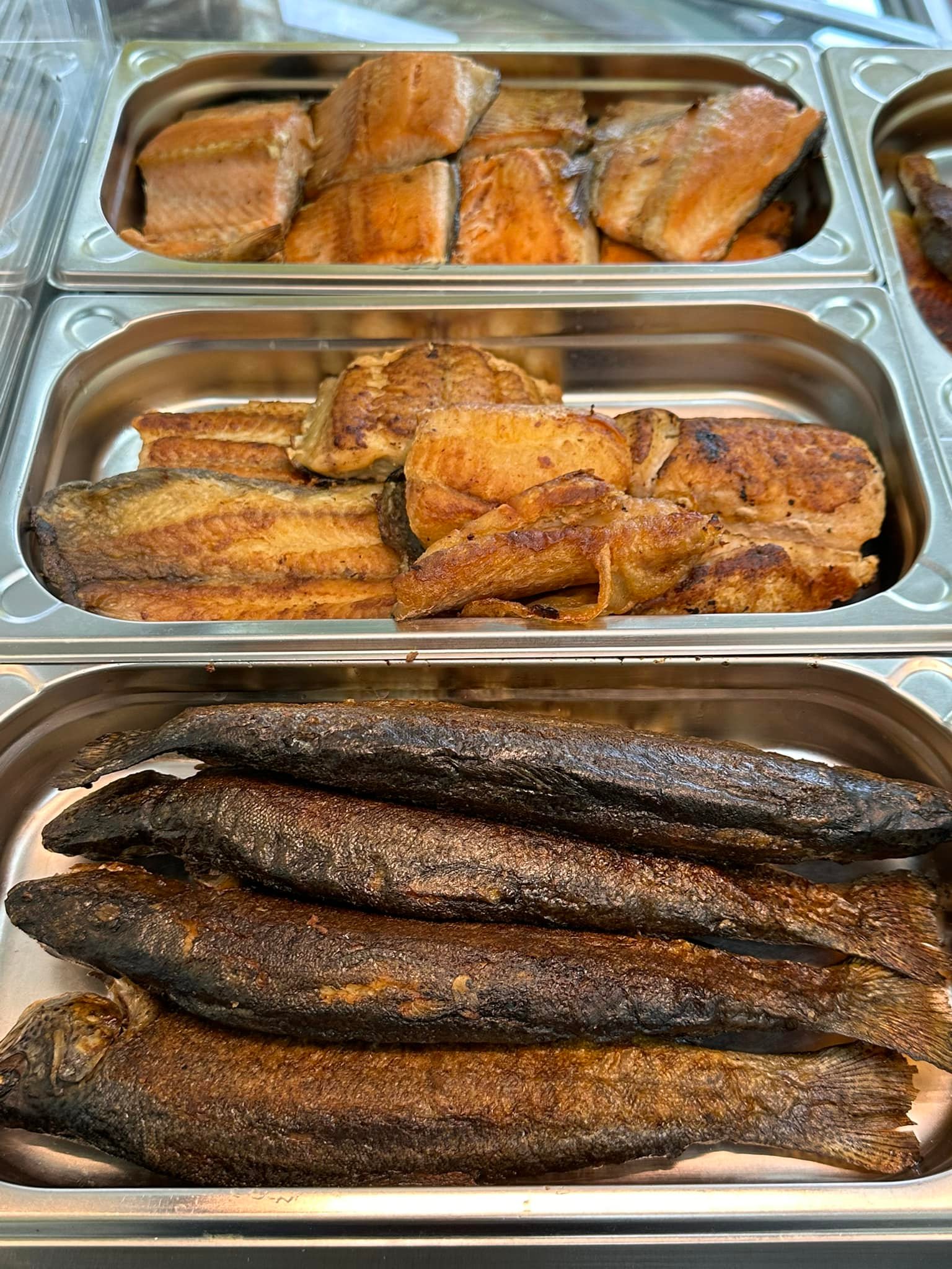Sveža i pečena riba🐠... - Ribarnica FISH & FOOD Riblja pijaca | Facebook