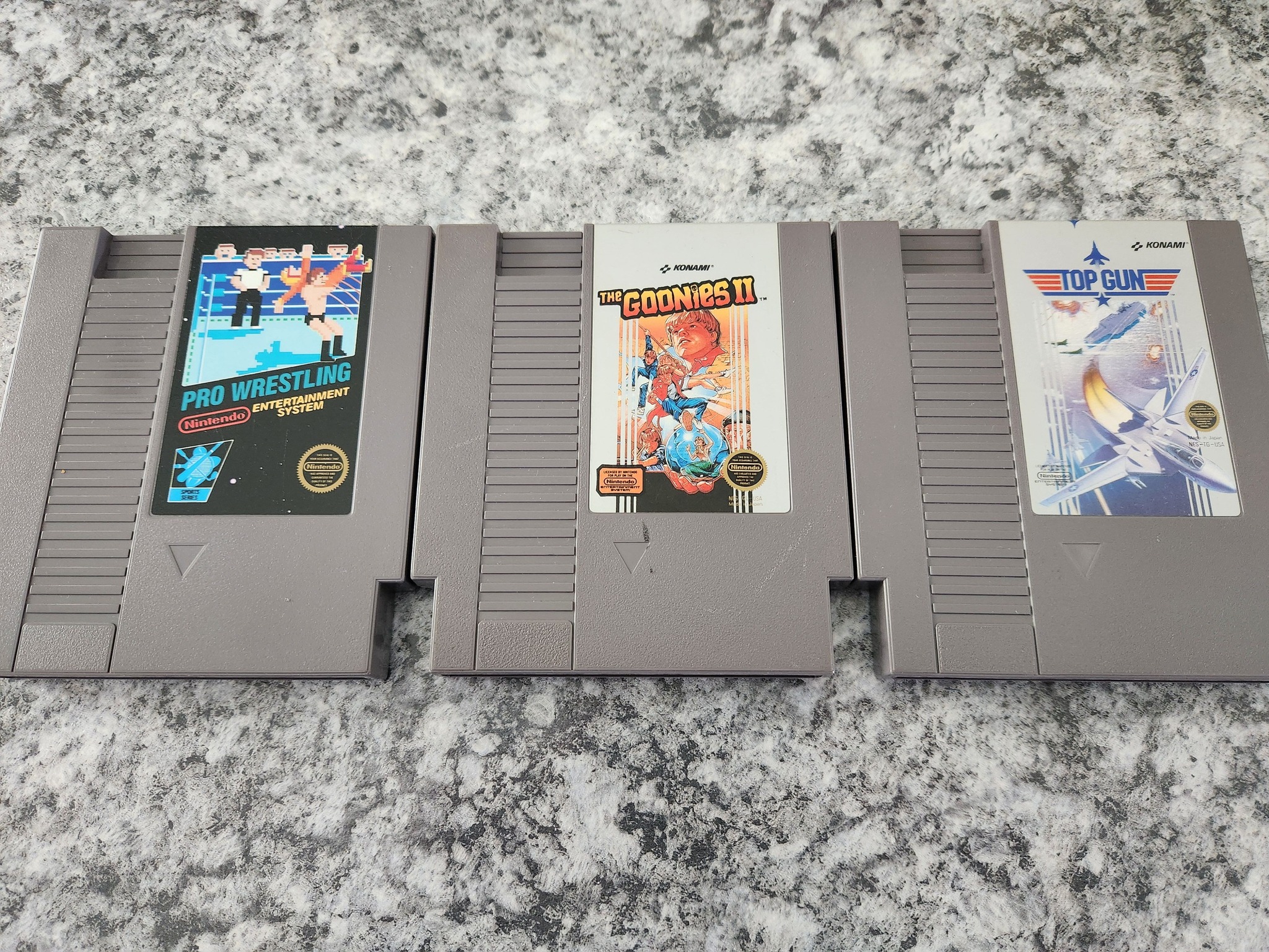 NES game collector with 743 games, including variants and