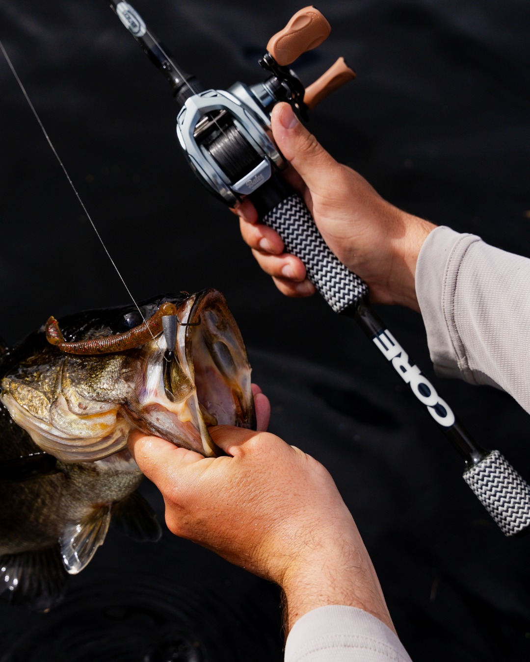about fish finders Portable Finder Handheld Sonar Depth Finder for Kayak Boat Ice and Shore Fishing 100m Range with Transducer Fishing Alarm Underwater Contour TL88 : Electronics Daiwa Crossfire LT Spinning YMM_MODEL_SUVS Ratio:5.3 Introducing the FishPod 5X