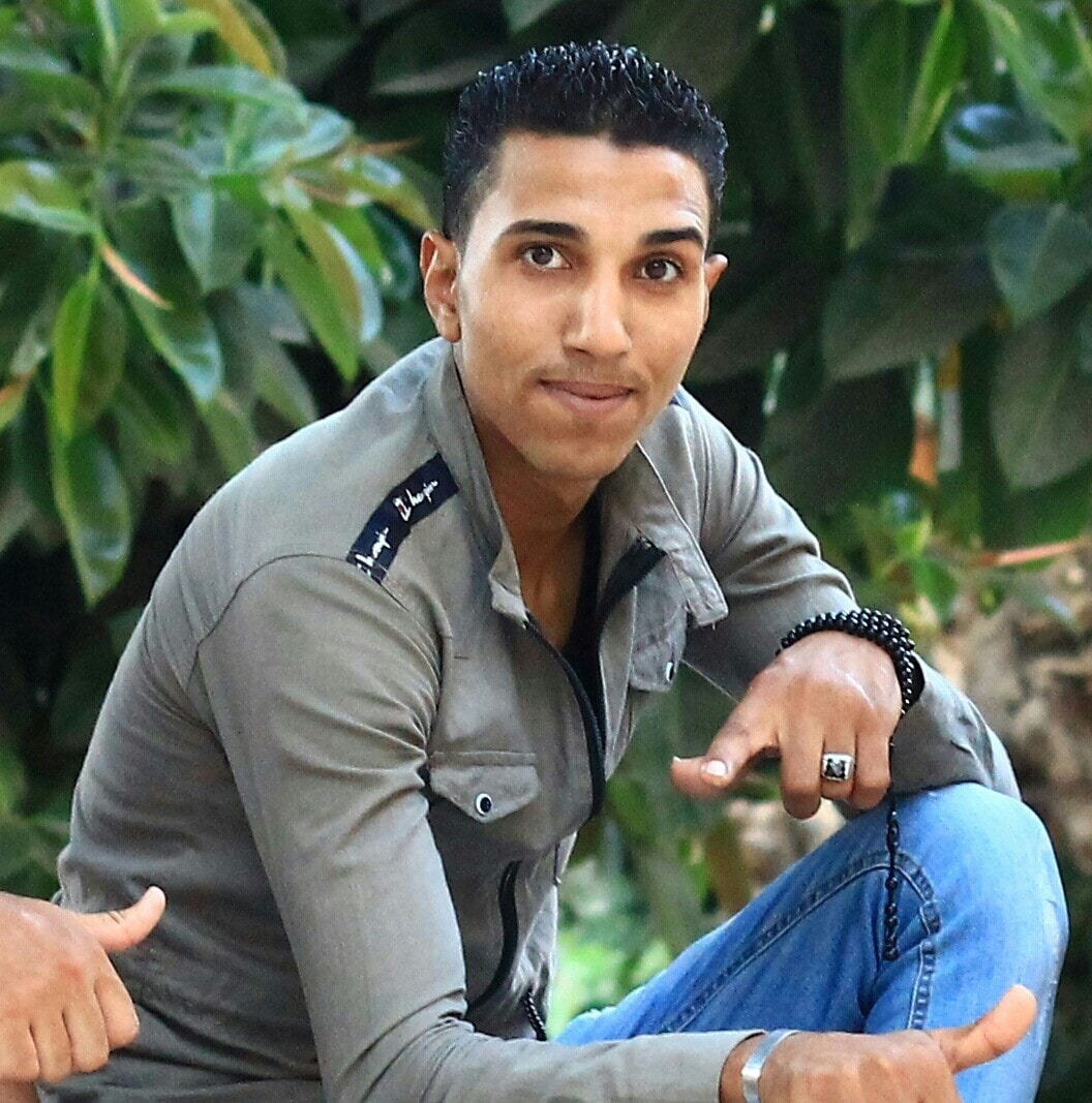 عاطف على ادم
