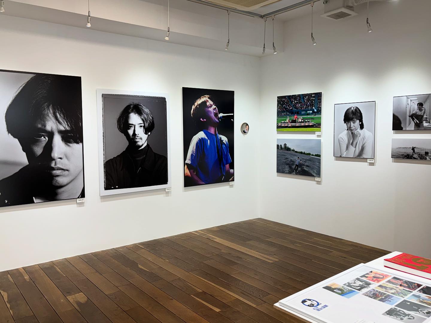AL - 三浦憲治「奥田民生ソロ30周年記念写真展」 オープンいたしました 
