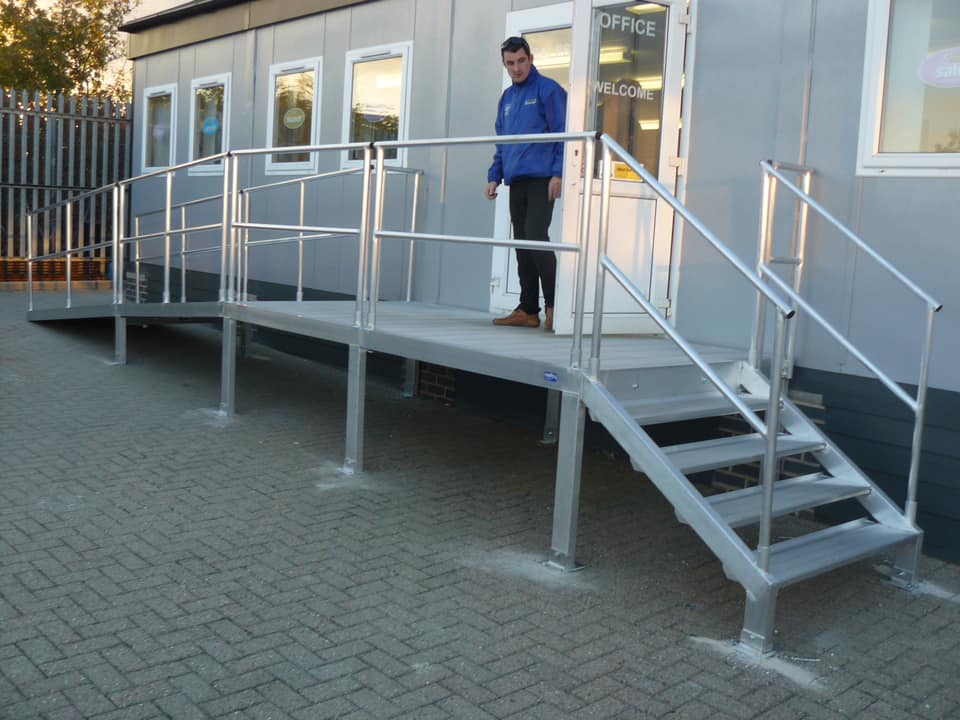 Combined steps, platform and ramp... - Alloy Ramps by Aviramp | Facebook