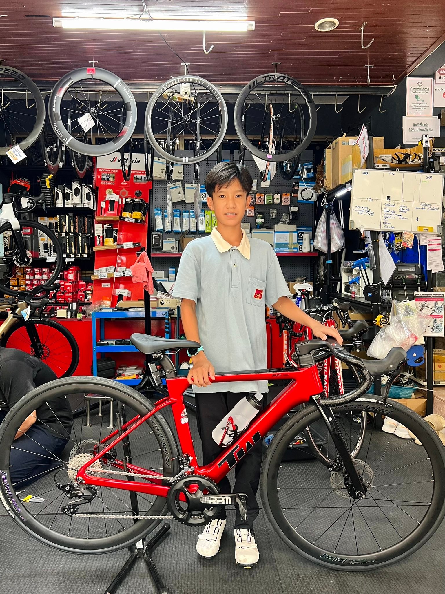 สีแดงแรงฤทธิ์ 𝙏𝙬𝙞𝙩𝙩𝙚𝙧 𝙍𝟭𝟱 𝙋𝙧𝙤 ️🚴🏼💨 มาพร้อมชุดเกียร์ Shimano 105 12 Sp ...