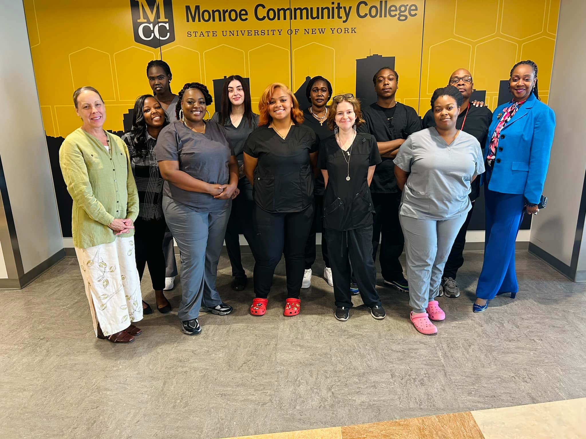 Na T-d Monroecc