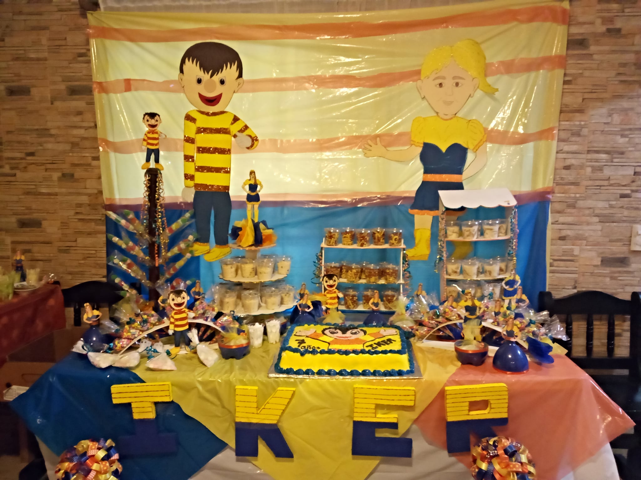 Mesa de snack Bely y Beto - Decoraciones D" LOIS