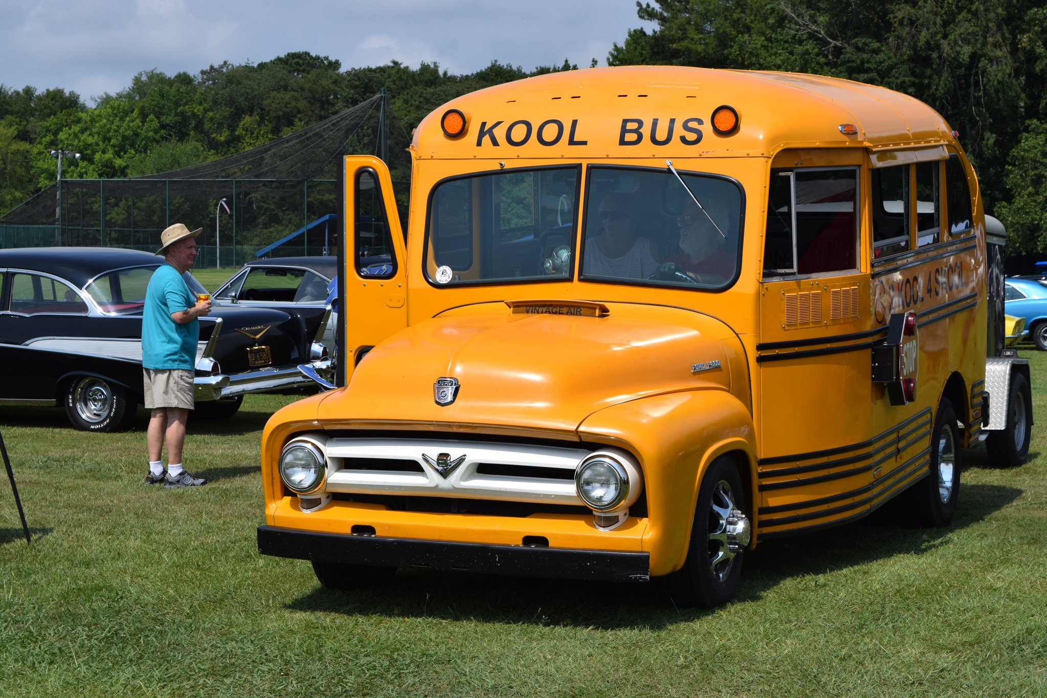 Kool Bus 🤓 #dollarbillcarshow - Dollar Bill Car Show