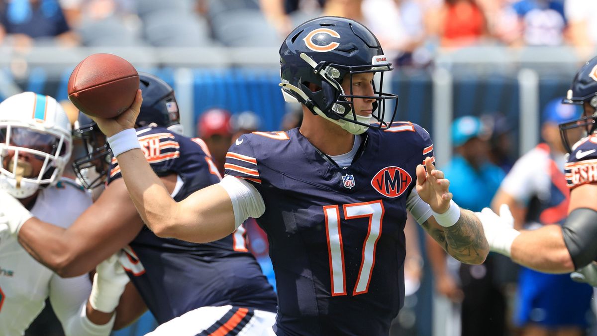 BearsWire - Bears HC Ben Johnson breaks down Tyson Bagent, Case Keenum ...