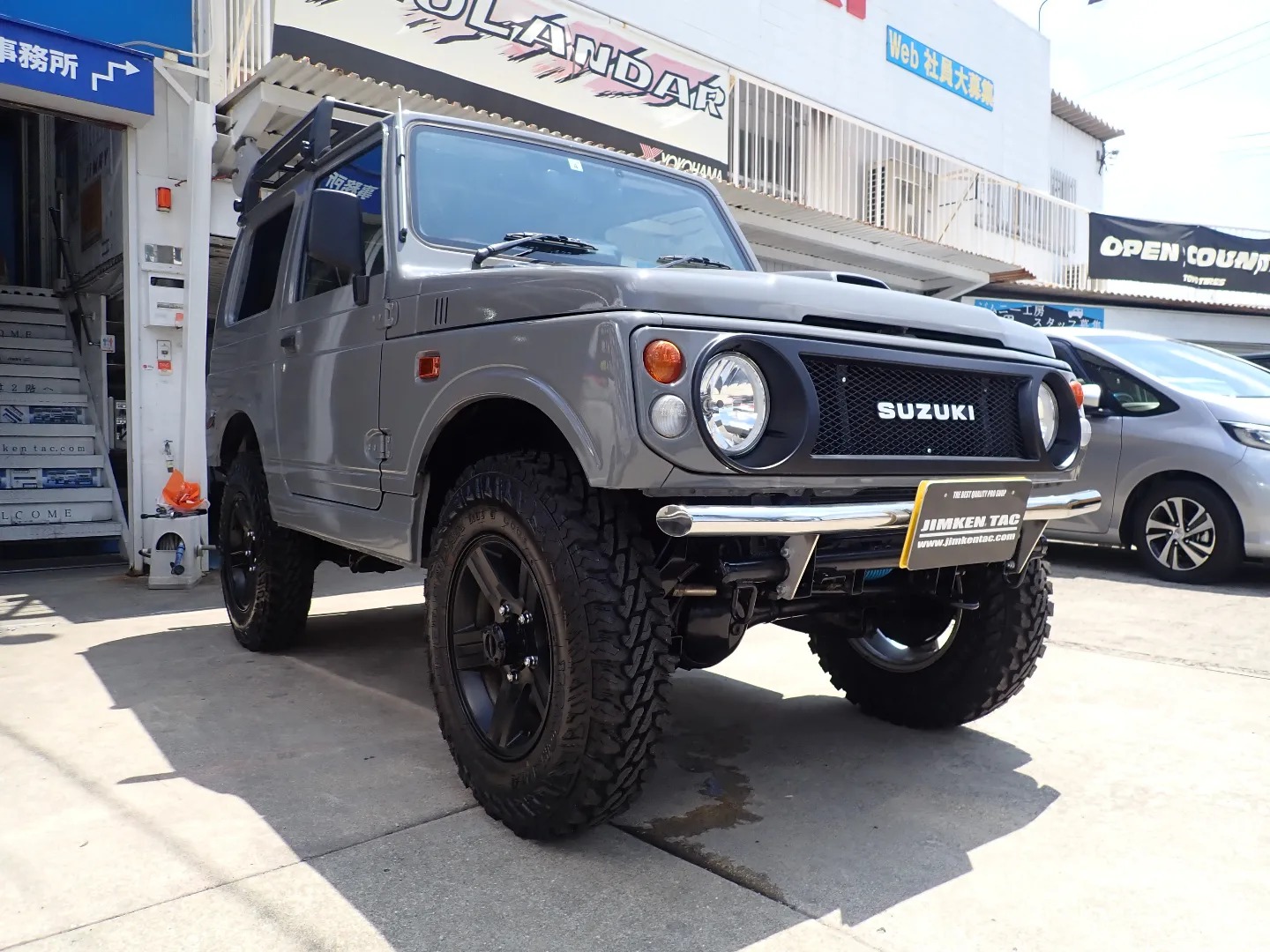 父親がJ55三菱ジープに乗っています。その影響でオールドジムニーを 