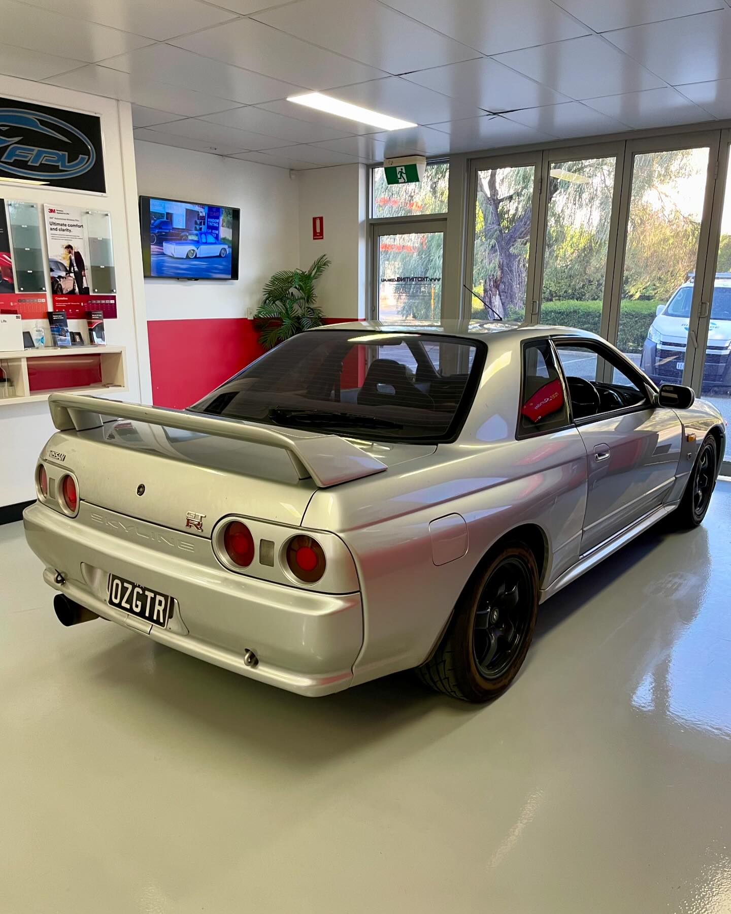 TKO - Australian delivered R32 GTR window tinted this week using 3M ...