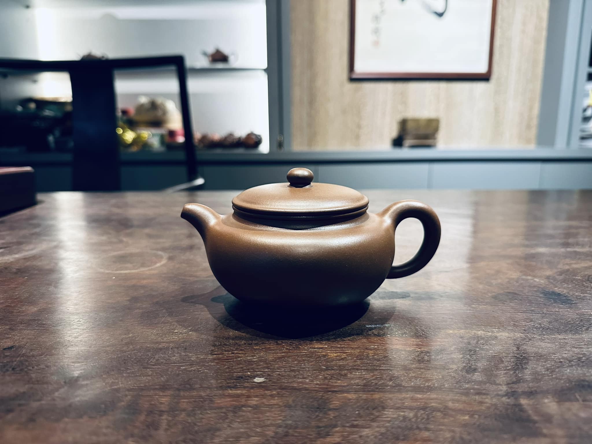 中國美術大師周桂珍仿古壺仿古是紫砂經典壺型之一，器型飽滿端莊，呈扁