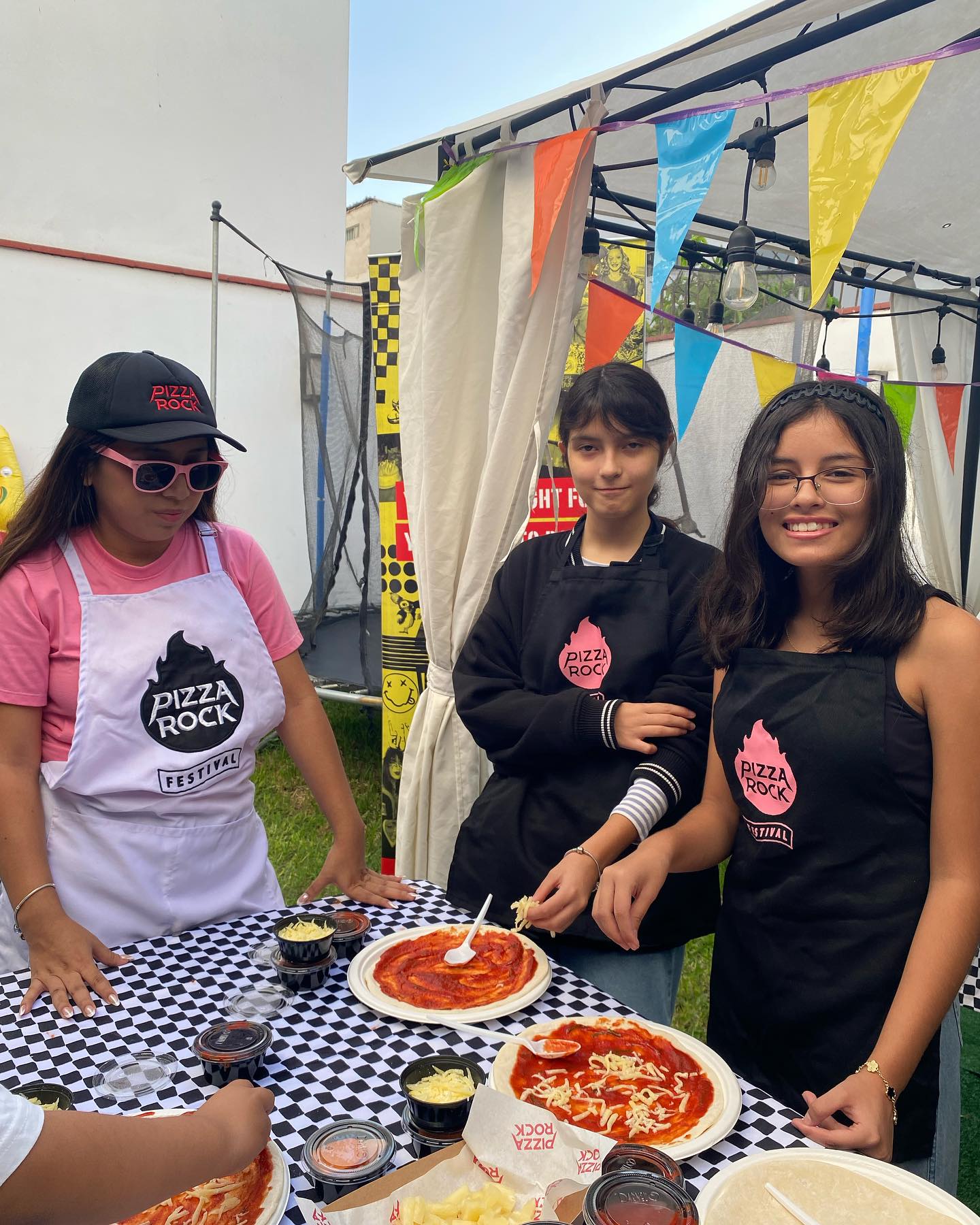 PIZZA ROCK | San Isidro District