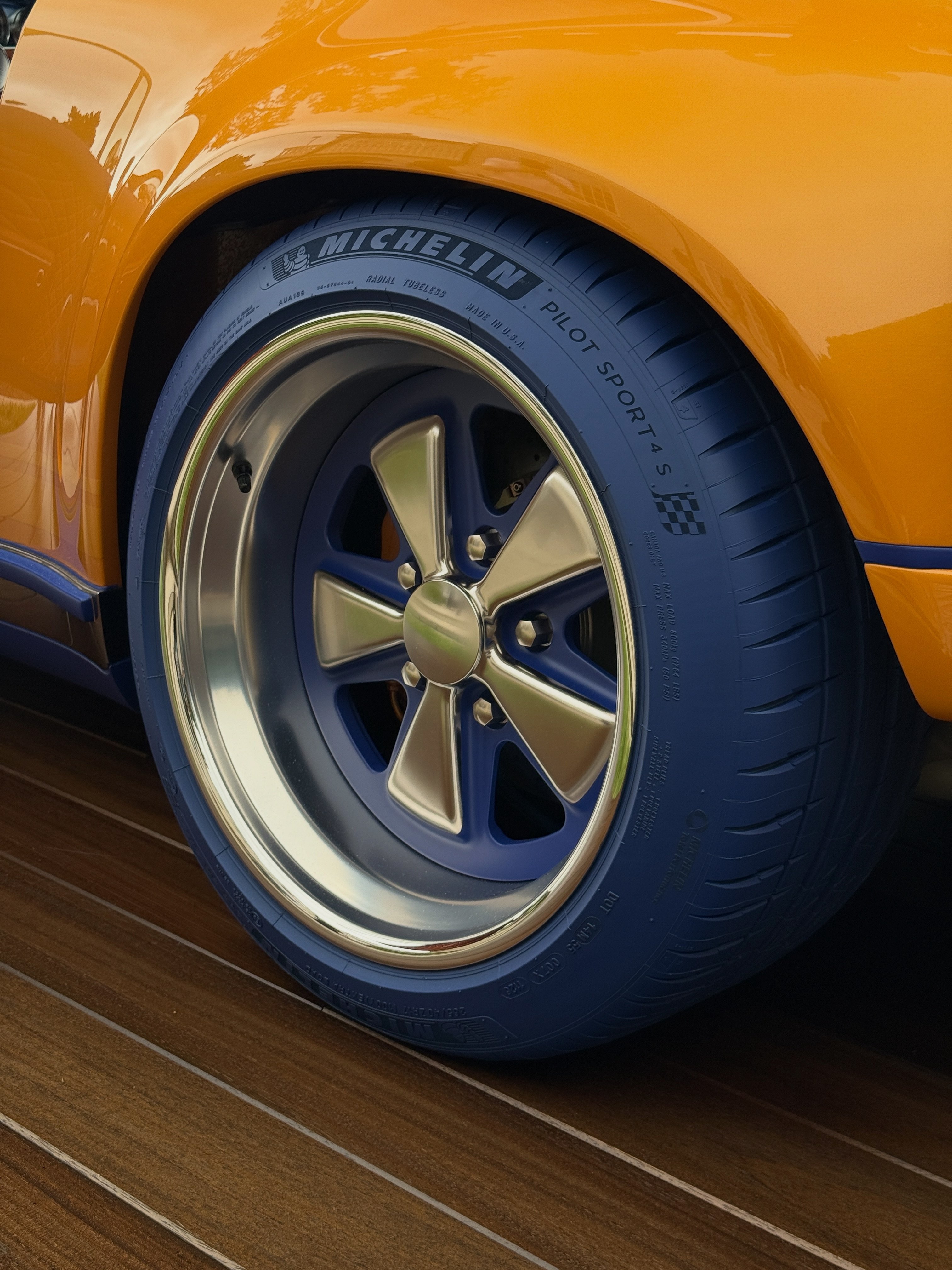 Louis Vuitton x Singer 911 details at Pebble Beach