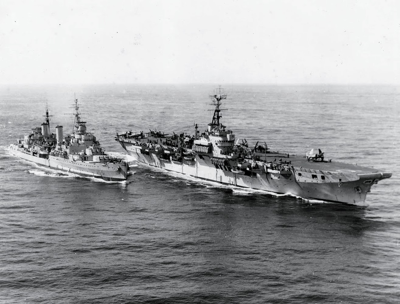David - The Royal Navy light cruiser HMS Belfast (C35) approaching the ...