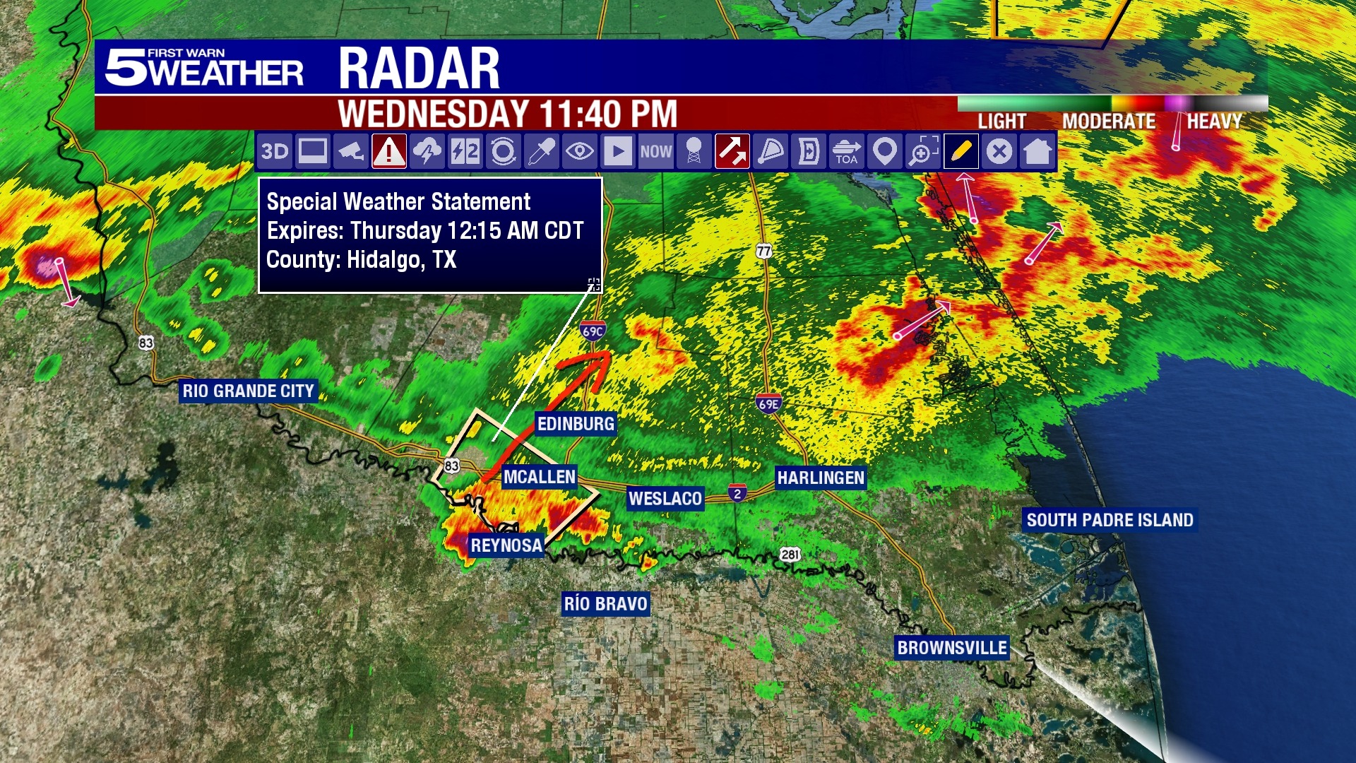 KRGV - A strong thunderstorm with winds gusts up to 40mph is moving ...