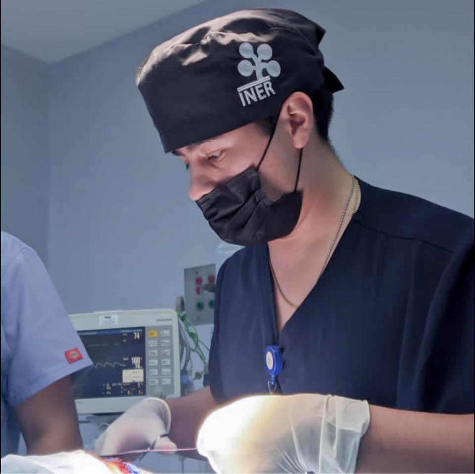 Dr. César Roque