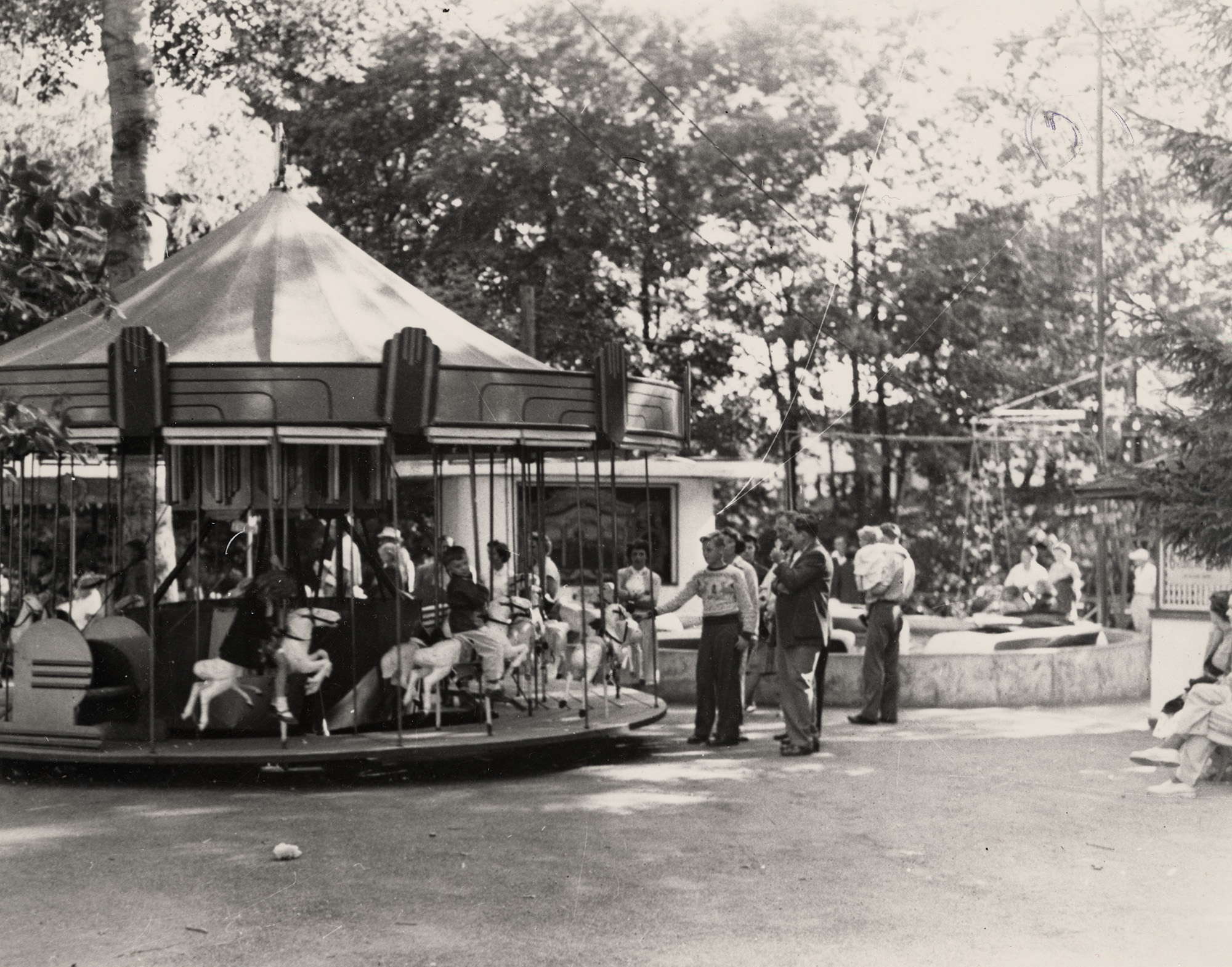 Cleveland - #TBT Today’s undated photo gives us a glimpse of a crowded ...