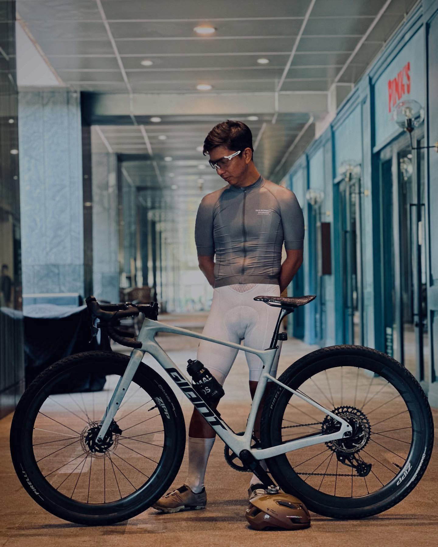 Giant - Coffee ride ☕️ . 📸 @samsonkoy . . . . . . . . . . . # ...