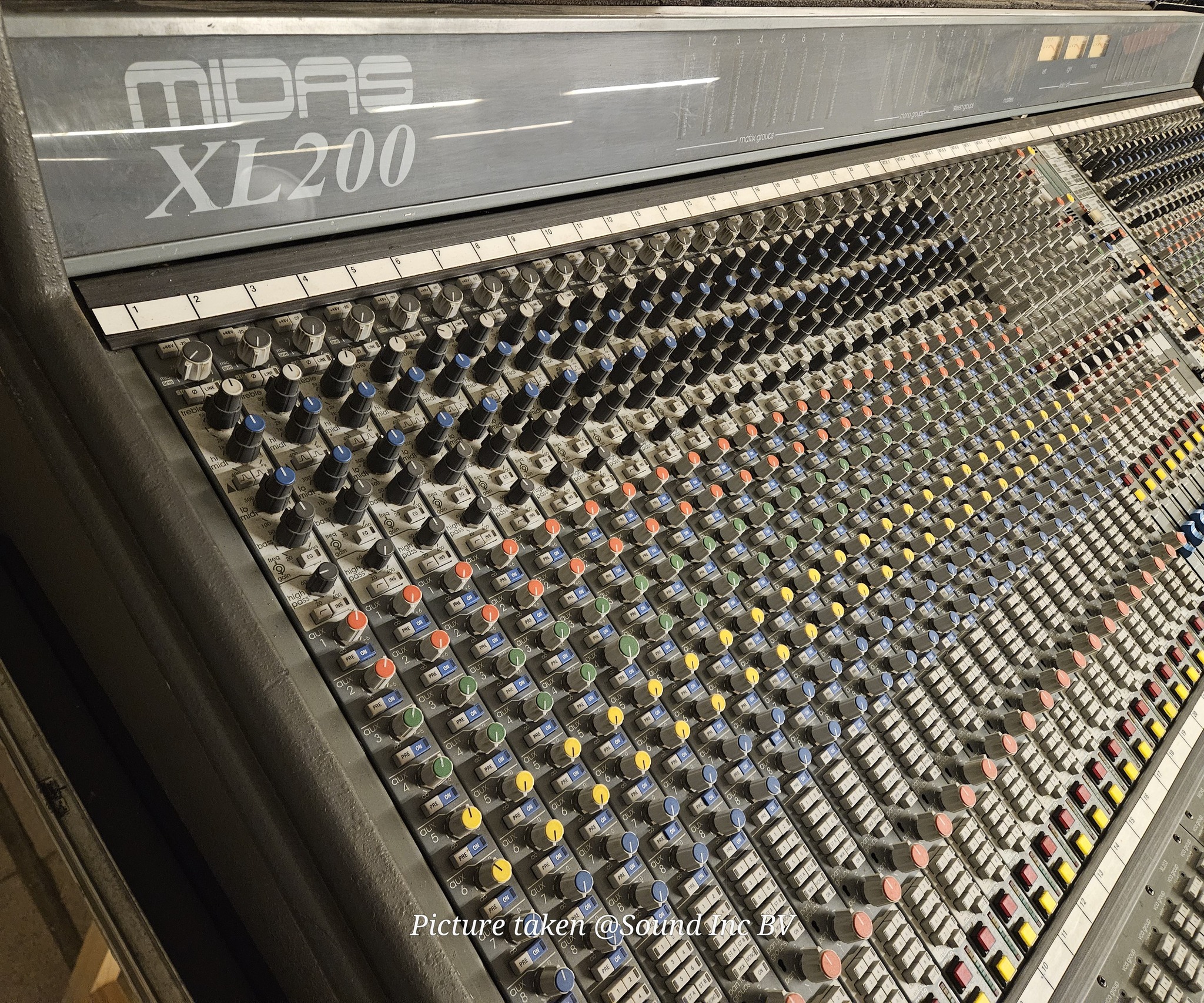 Midas XL200 42 mono 4 stereo mute automation 2 x 2290 PSU