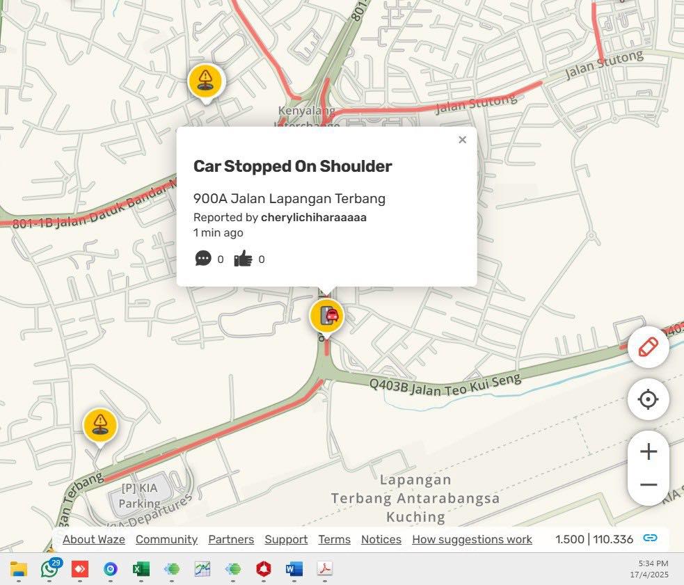 Sarawak - untuk makluman, ada kereta berhenti sebelum lampu isyarat ...