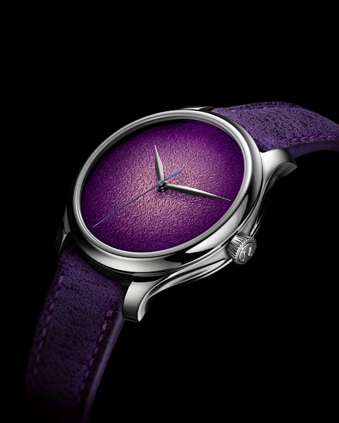 H. Moser - An intense depth, a texture enhanced by the