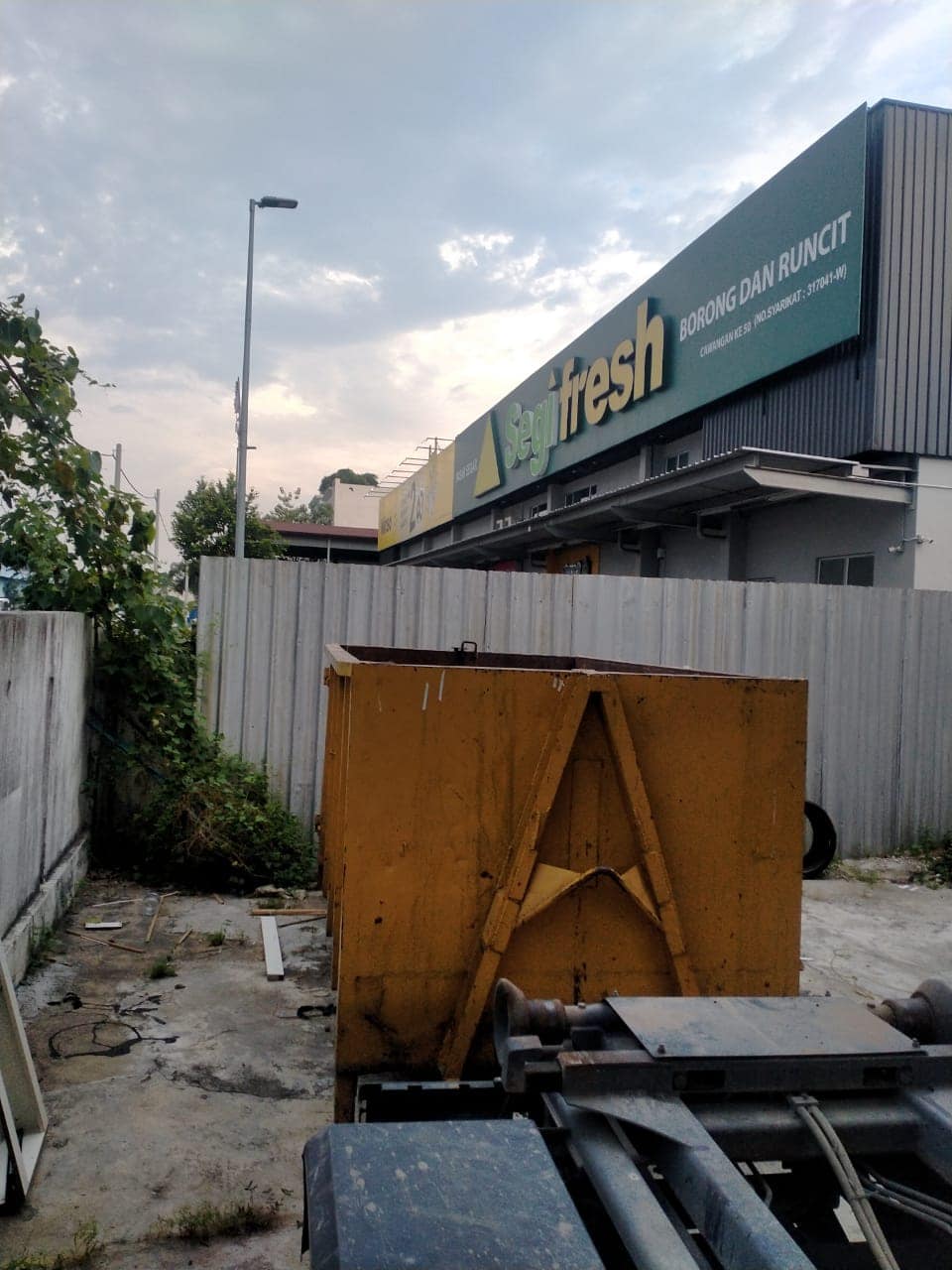 RVS METAL ENT - Perkhidmatan Menyewa Tong RORO